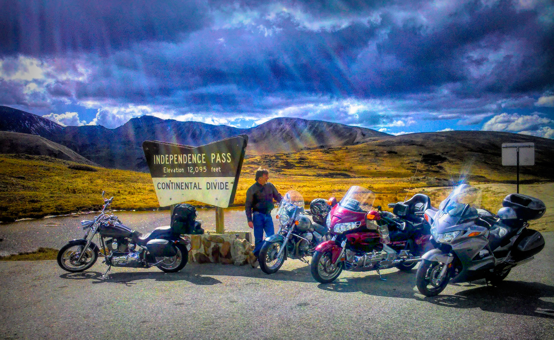 Motorcycles at Independence Pass