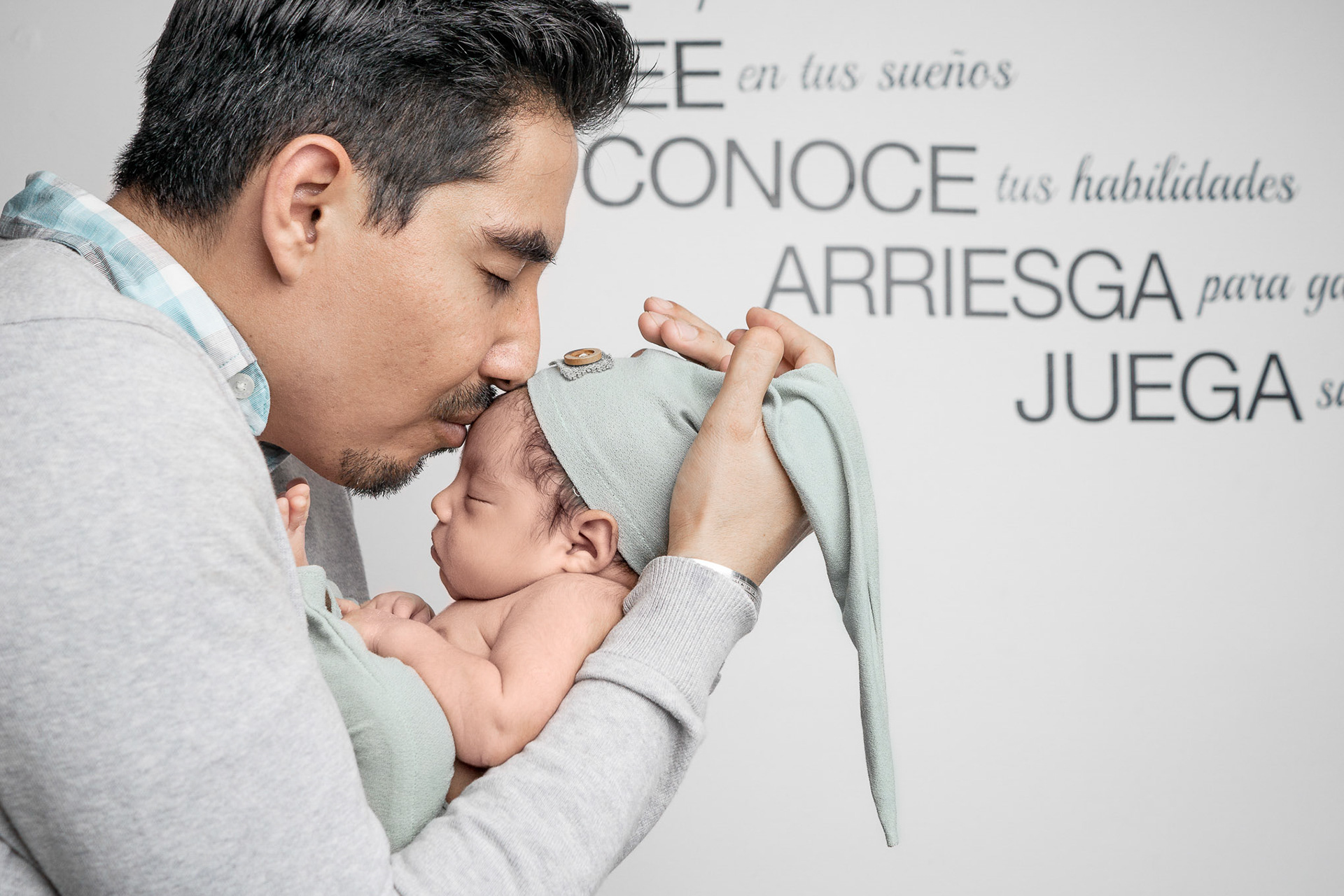 Sesión fotográfica de Leonardo Aarón a sus 13 días de nacido.