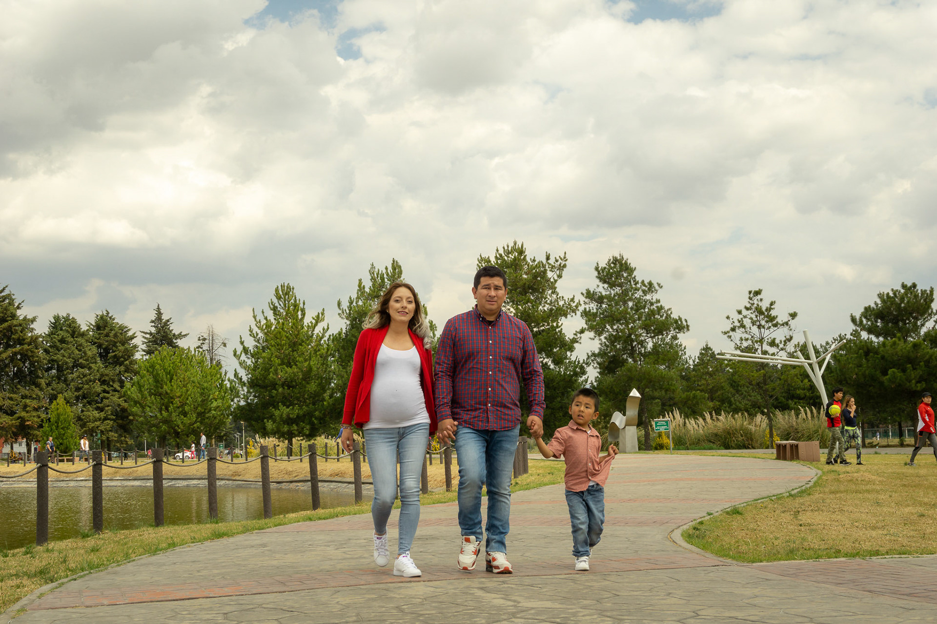 Sesión fotográfica de embarazo para la familia de Nallely