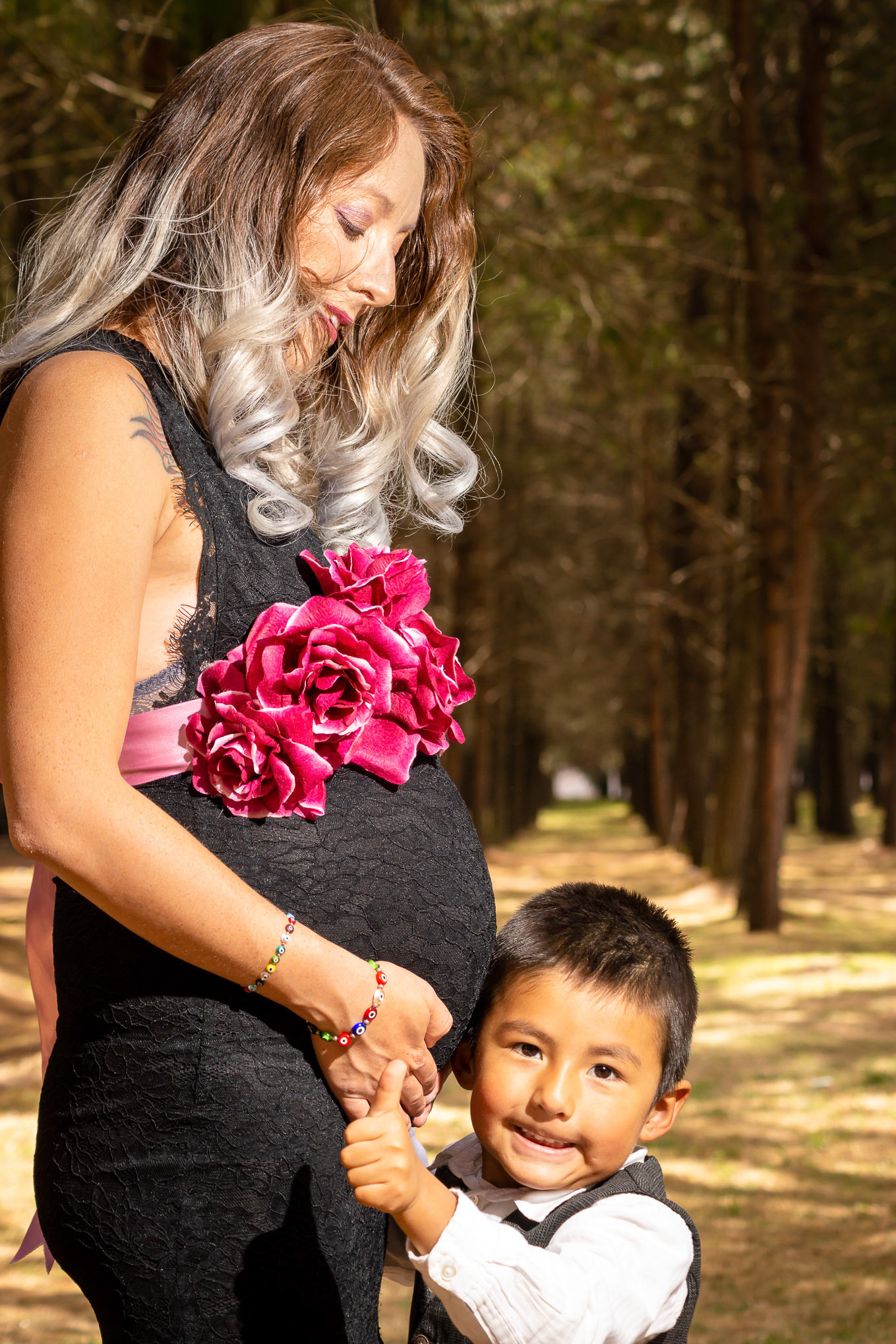 Sesión fotográfica de embarazo para la familia de Nallely
