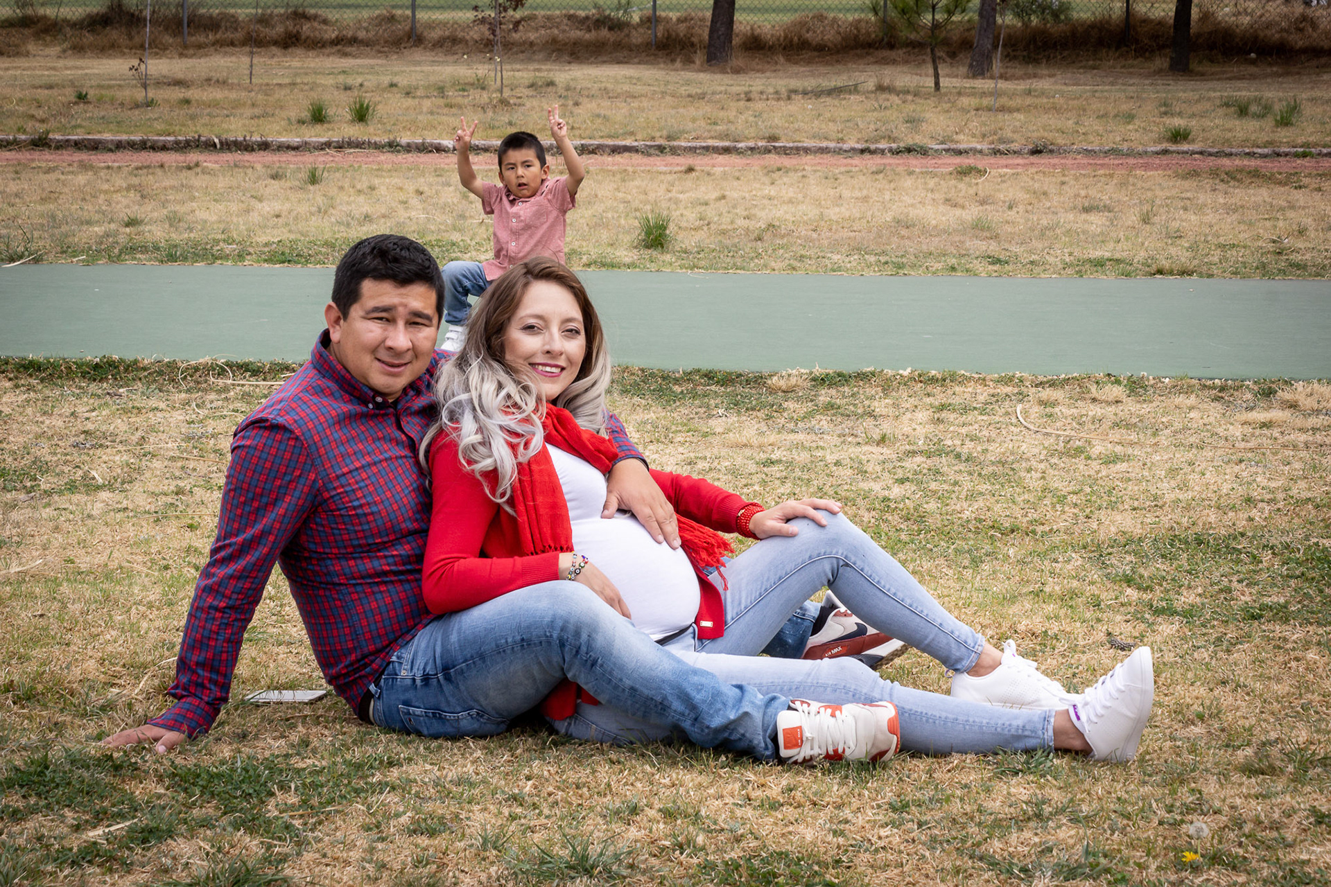 Sesión fotográfica de embarazo para la familia de Nallely