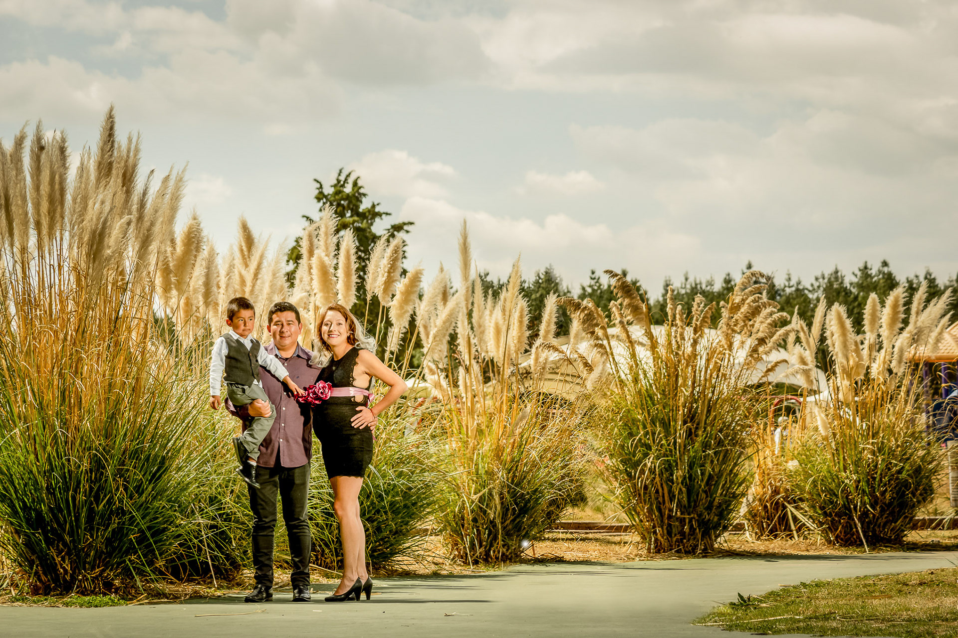 Sesión fotográfica de embarazo para la familia de Nallely