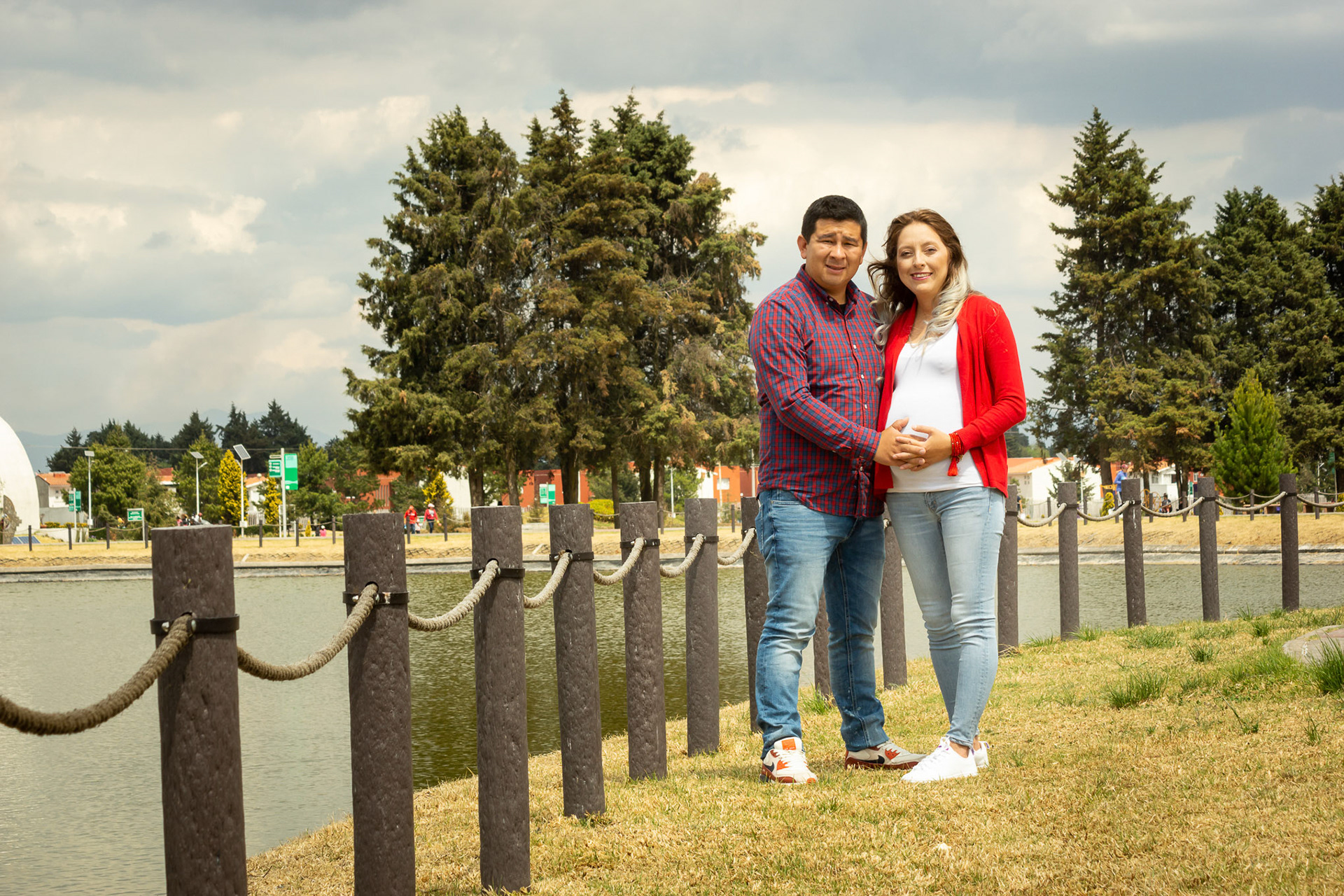 Sesión fotográfica de embarazo para la familia de Nallely