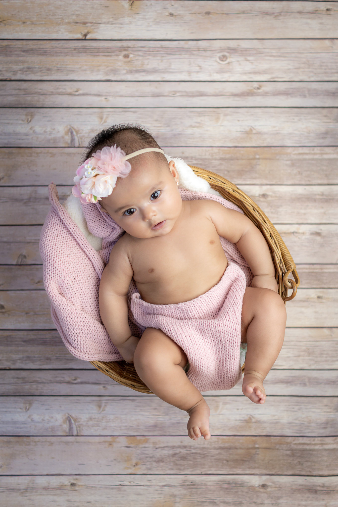 Sesión de recién nacido para Dana Valentina a sus 3 meses de edad.