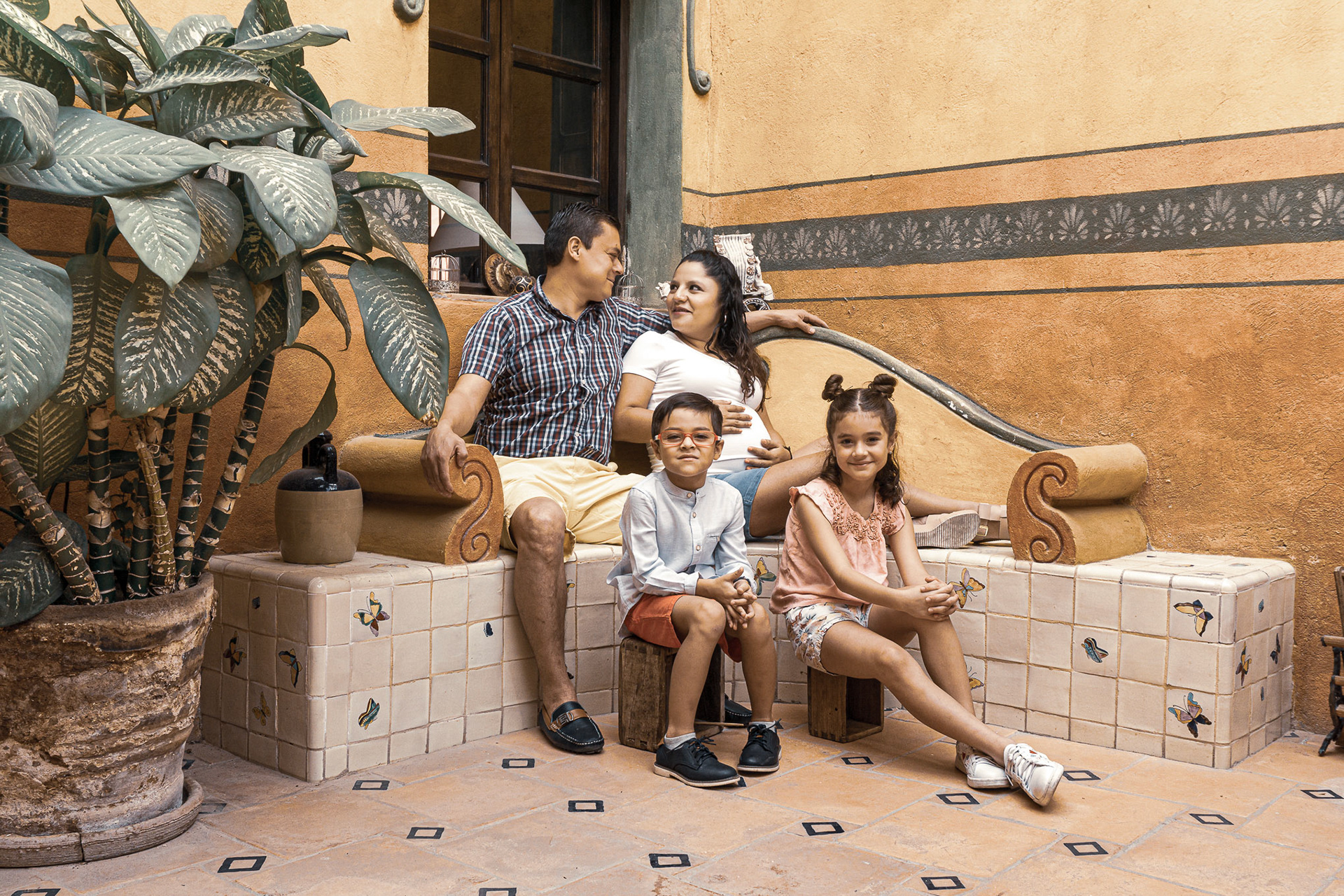 Sesión fotográfica de maternidad para Maria Fernanda y Alonso.