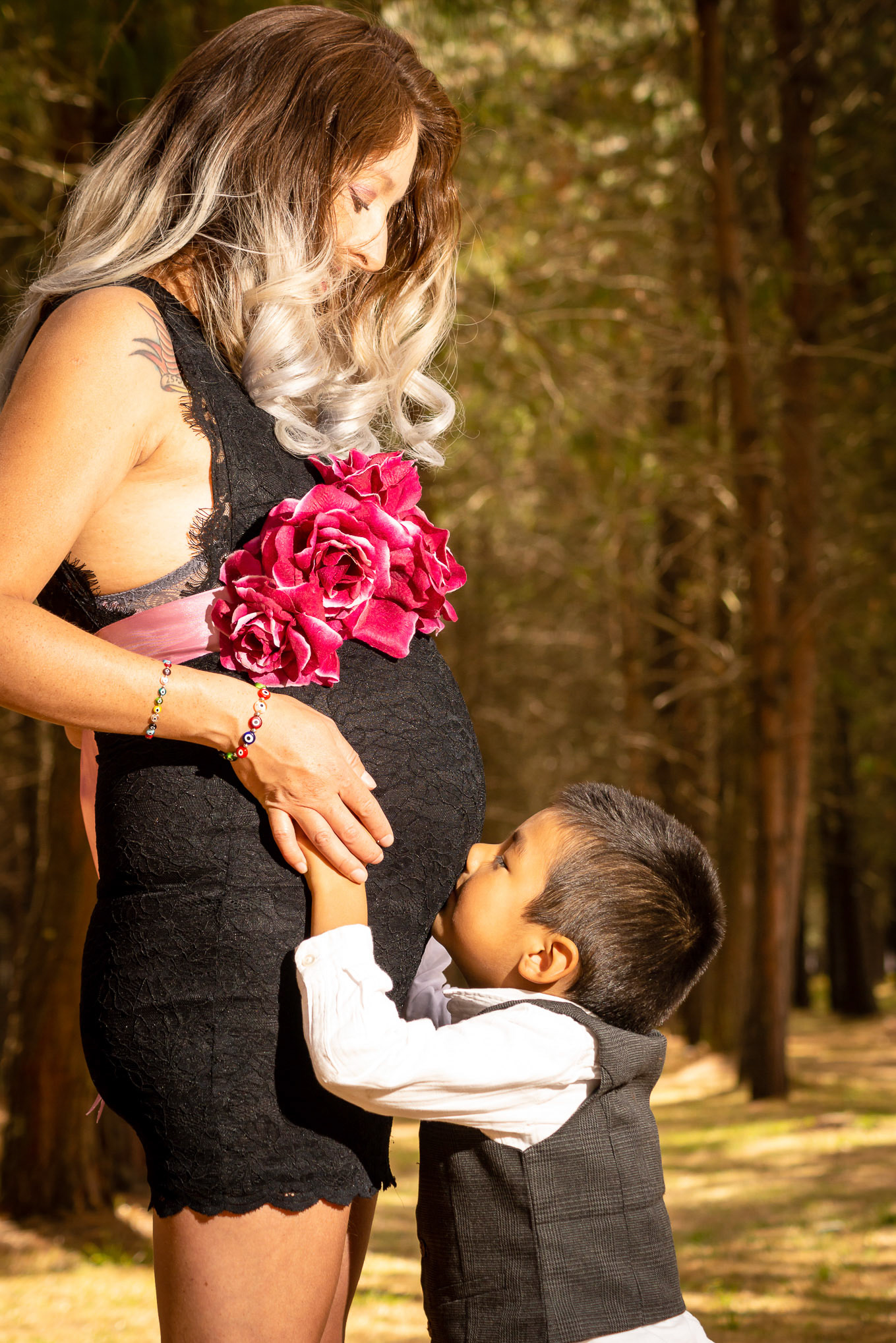 Sesión fotográfica de embarazo para la familia de Nallely