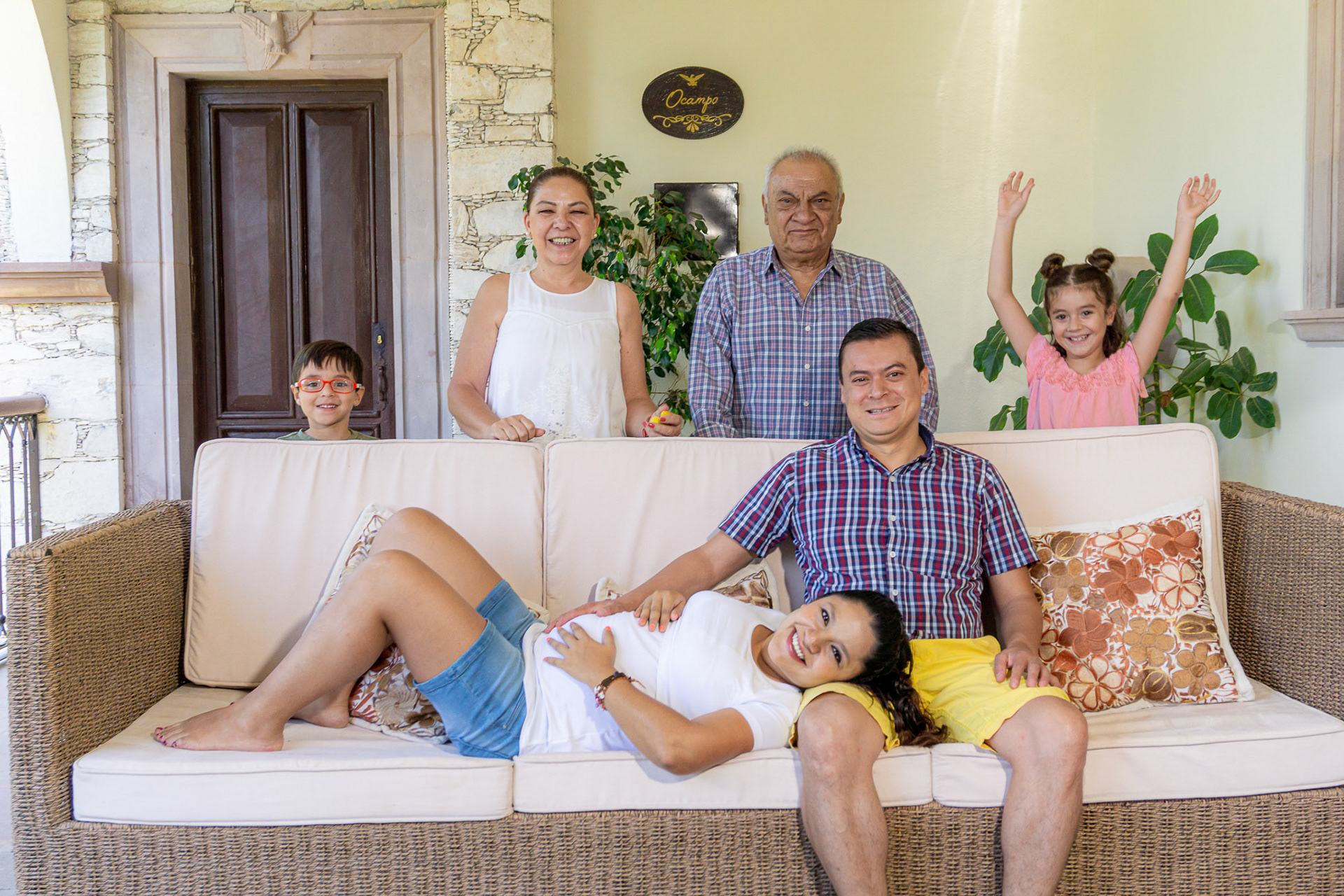 Sesión fotográfica de maternidad para Maria Fernanda y Alonso.