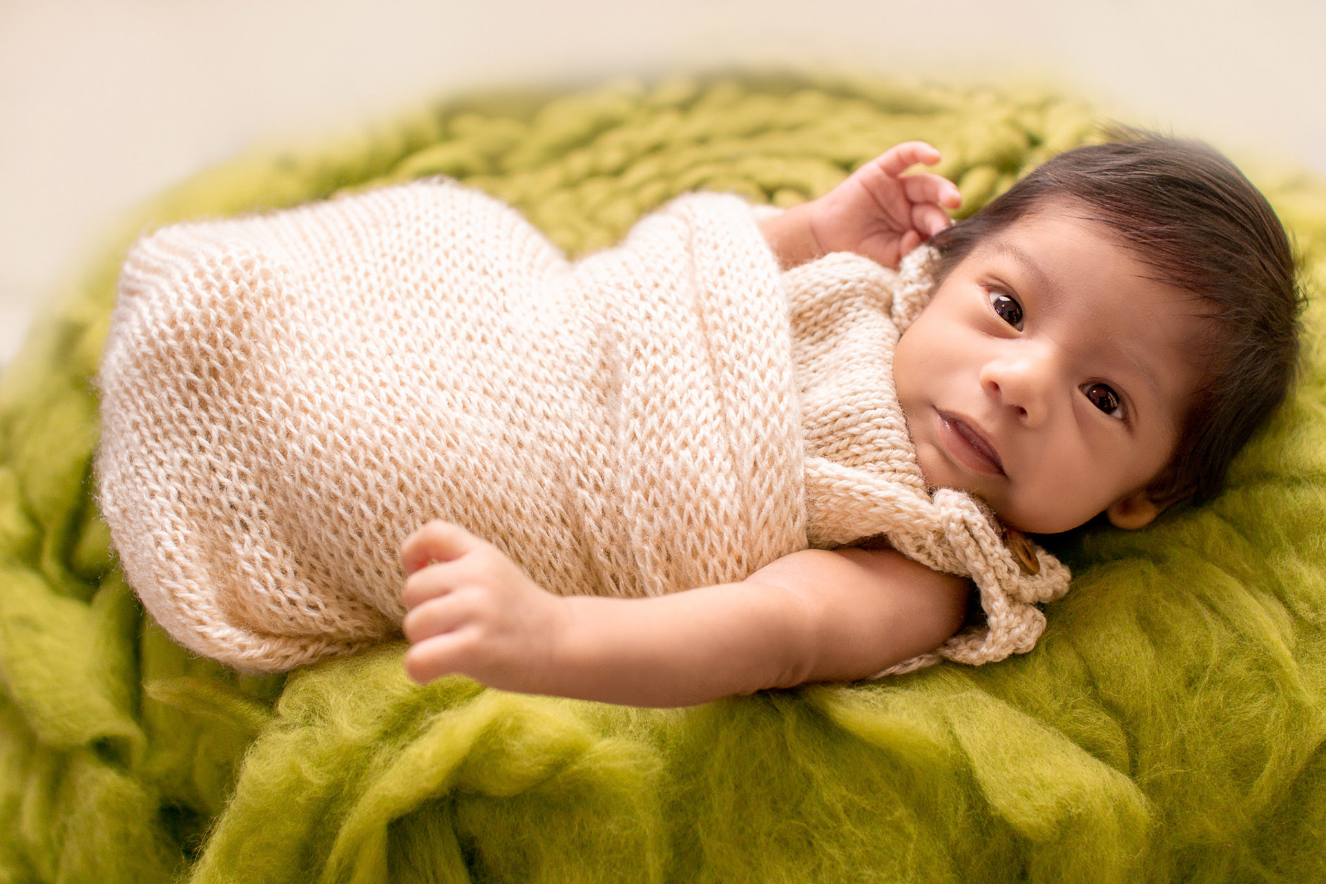 Sesión fotográfica de recién nacido (New Born) para Aaron