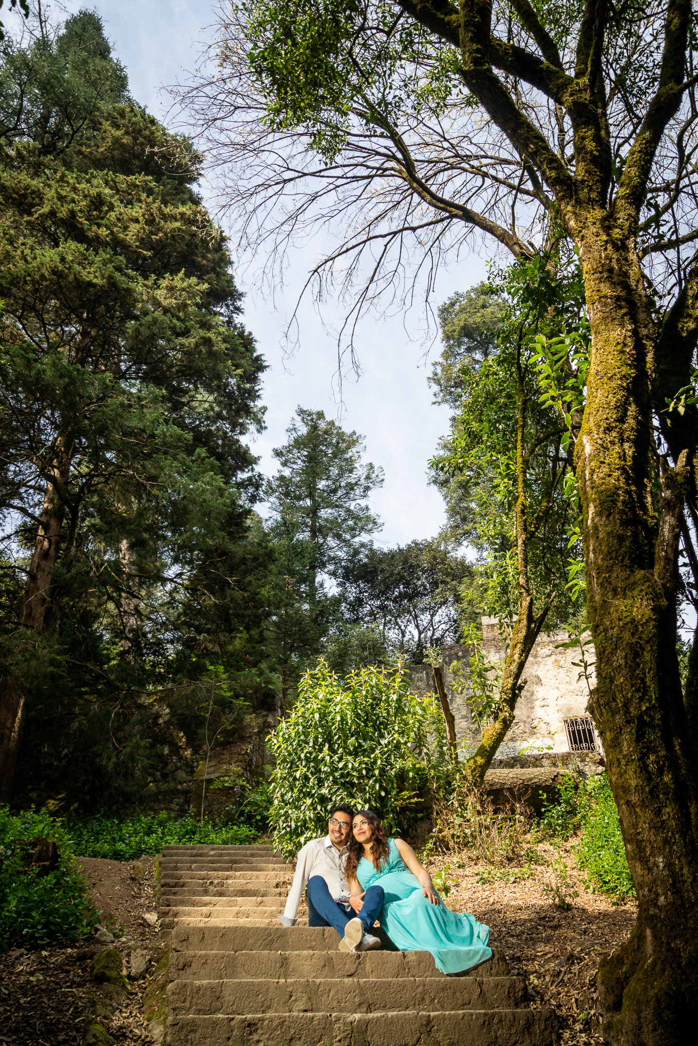 Sesión de maternidad para Adriana y Diego en el Desierto de los Leones, CDMX