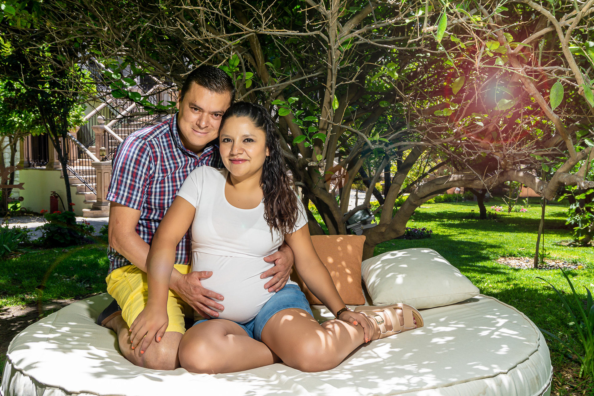 Sesión fotográfica de maternidad para Maria Fernanda y Alonso.
