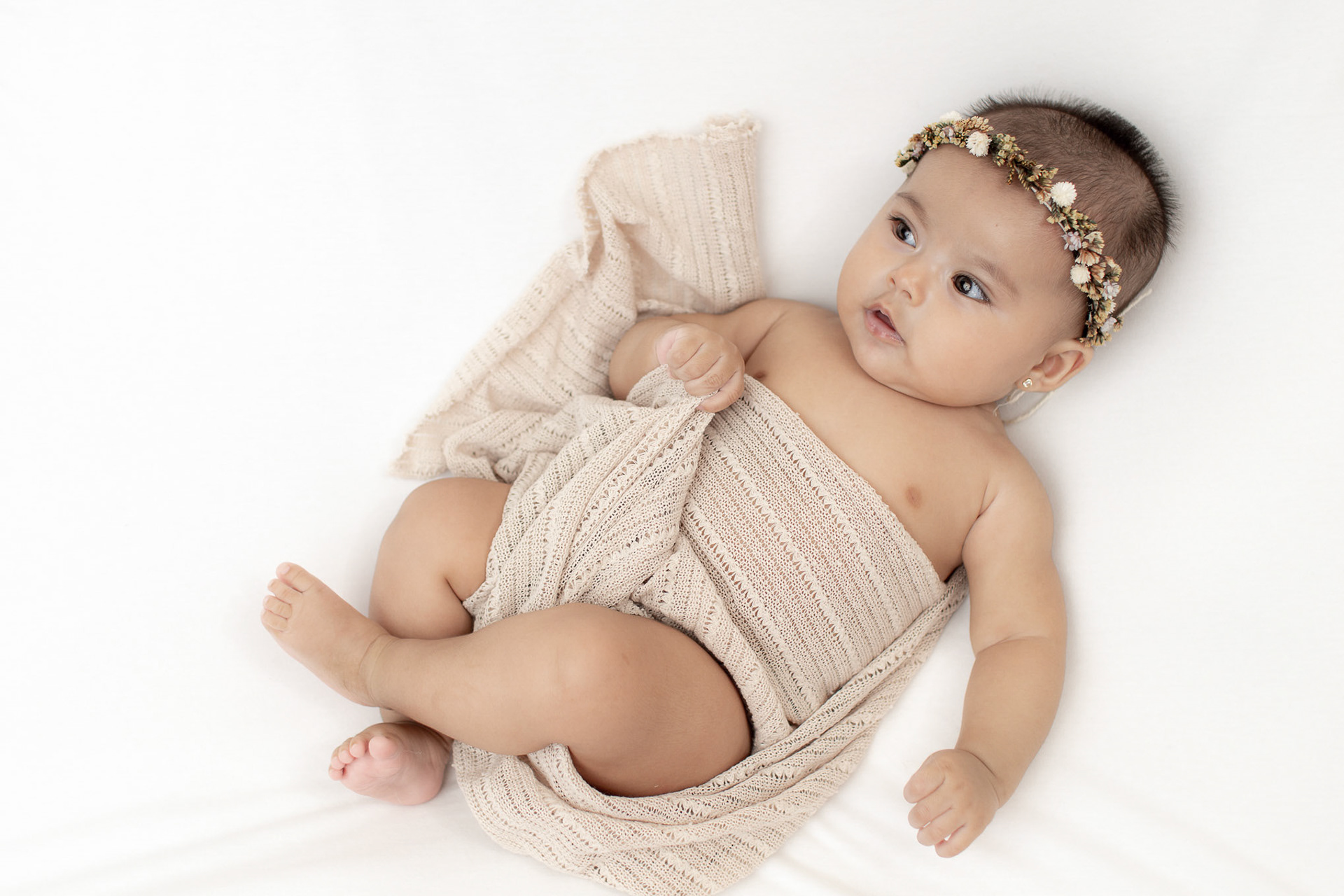 Sesión de recién nacido para Dana Valentina a sus 3 meses de edad.