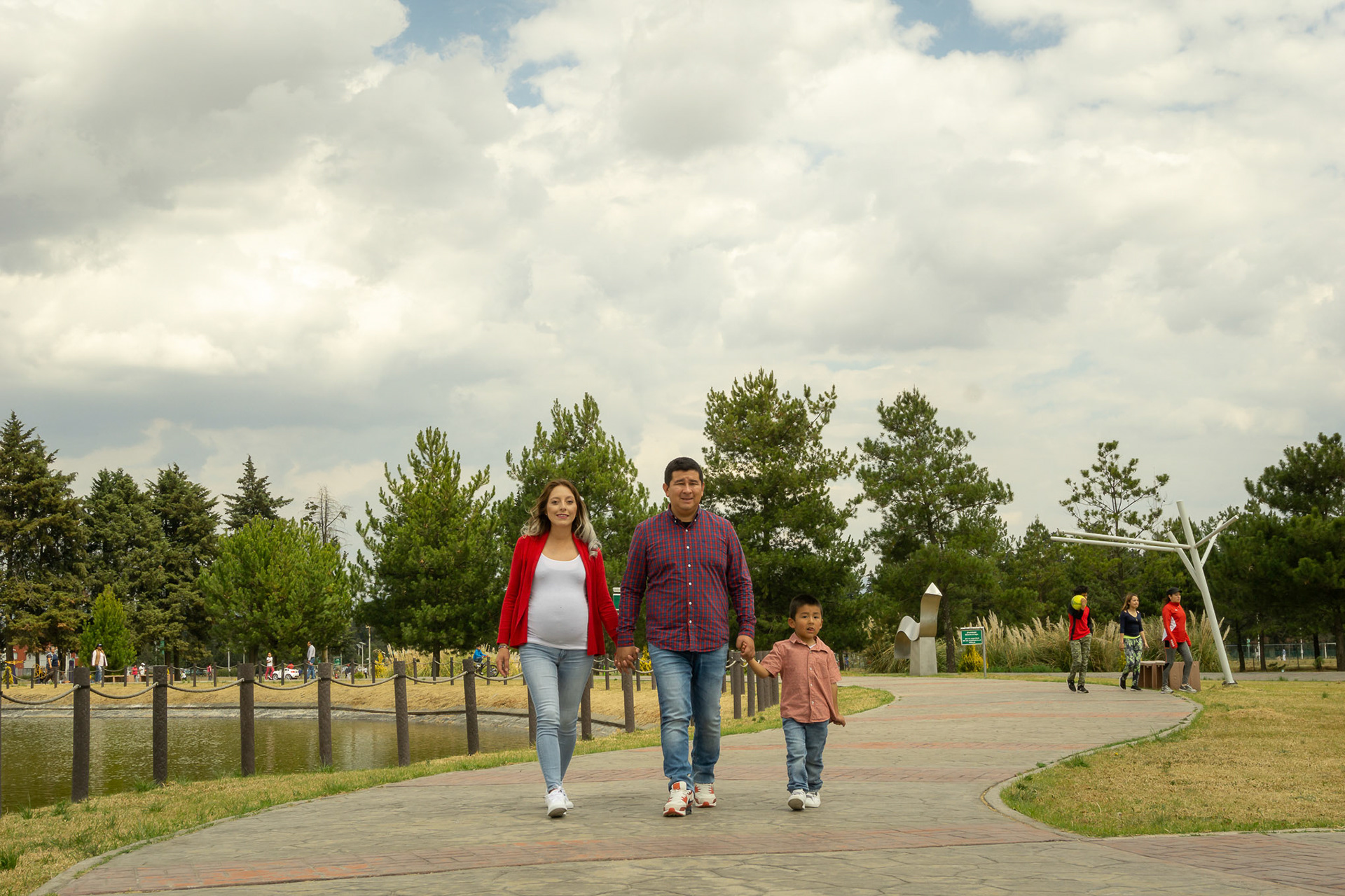 Sesión fotográfica de embarazo para la familia de Nallely