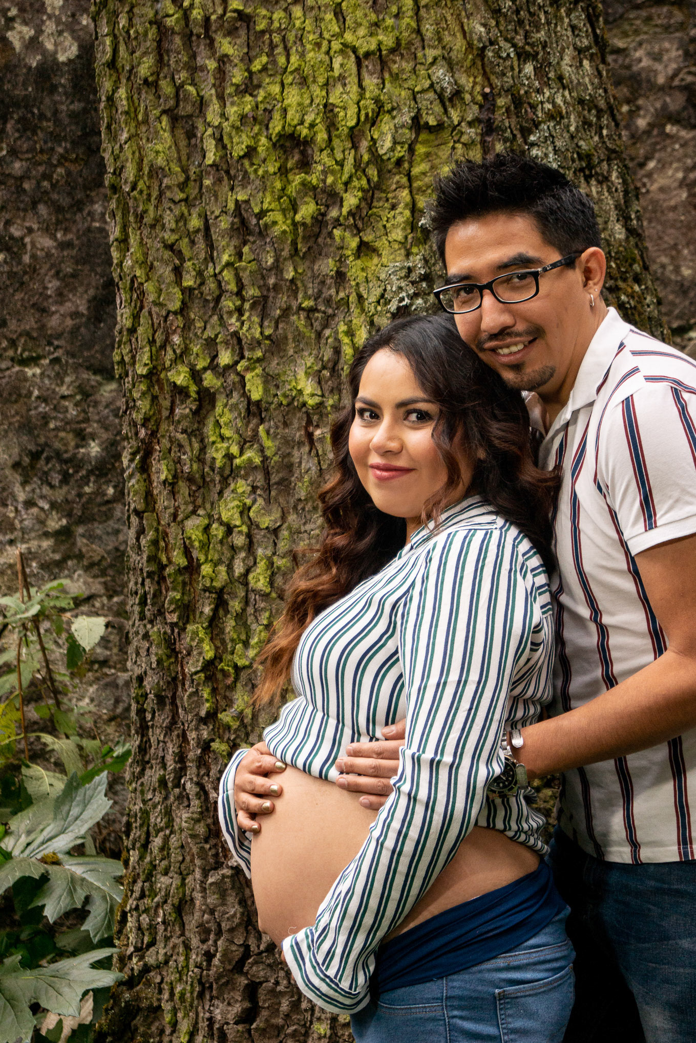 Sesión de maternidad para Adriana y Diego en el Desierto de los Leones, CDMX