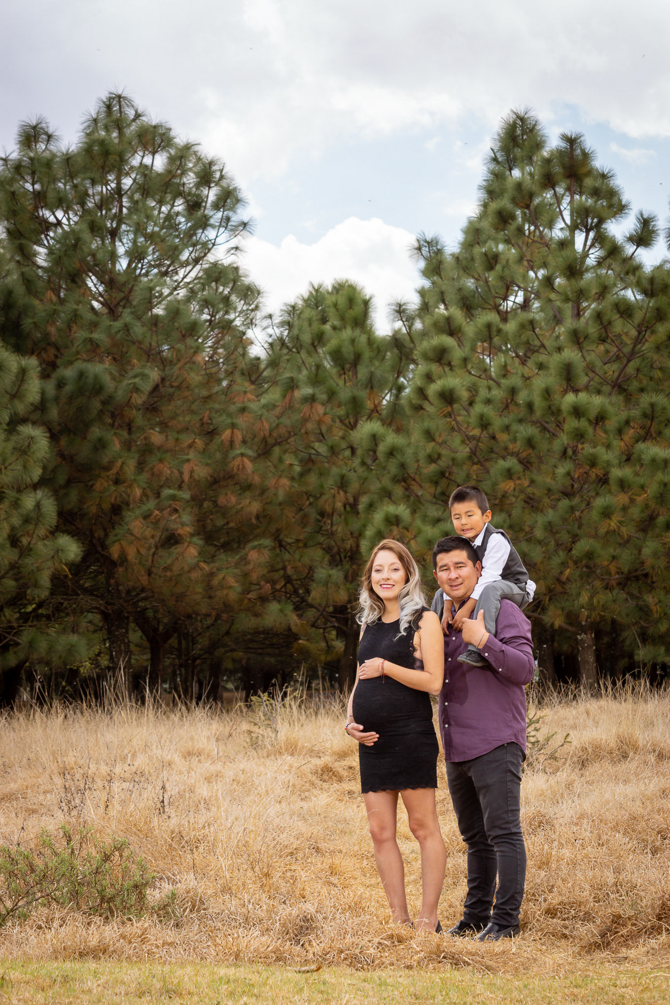 Sesión fotográfica de embarazo para la familia de Nallely