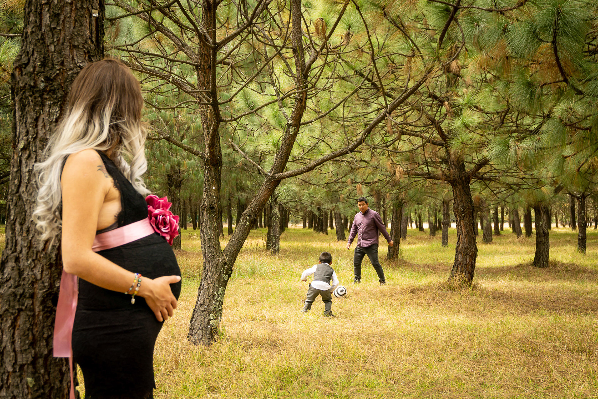Sesión fotográfica de embarazo para la familia de Nallely
