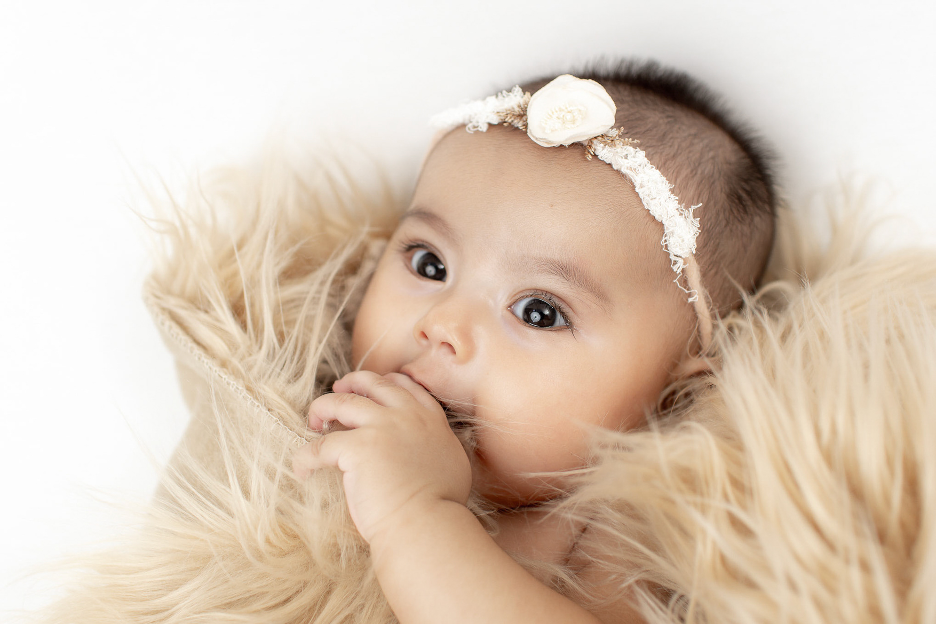 Sesión de recién nacido para Dana Valentina a sus 3 meses de edad.