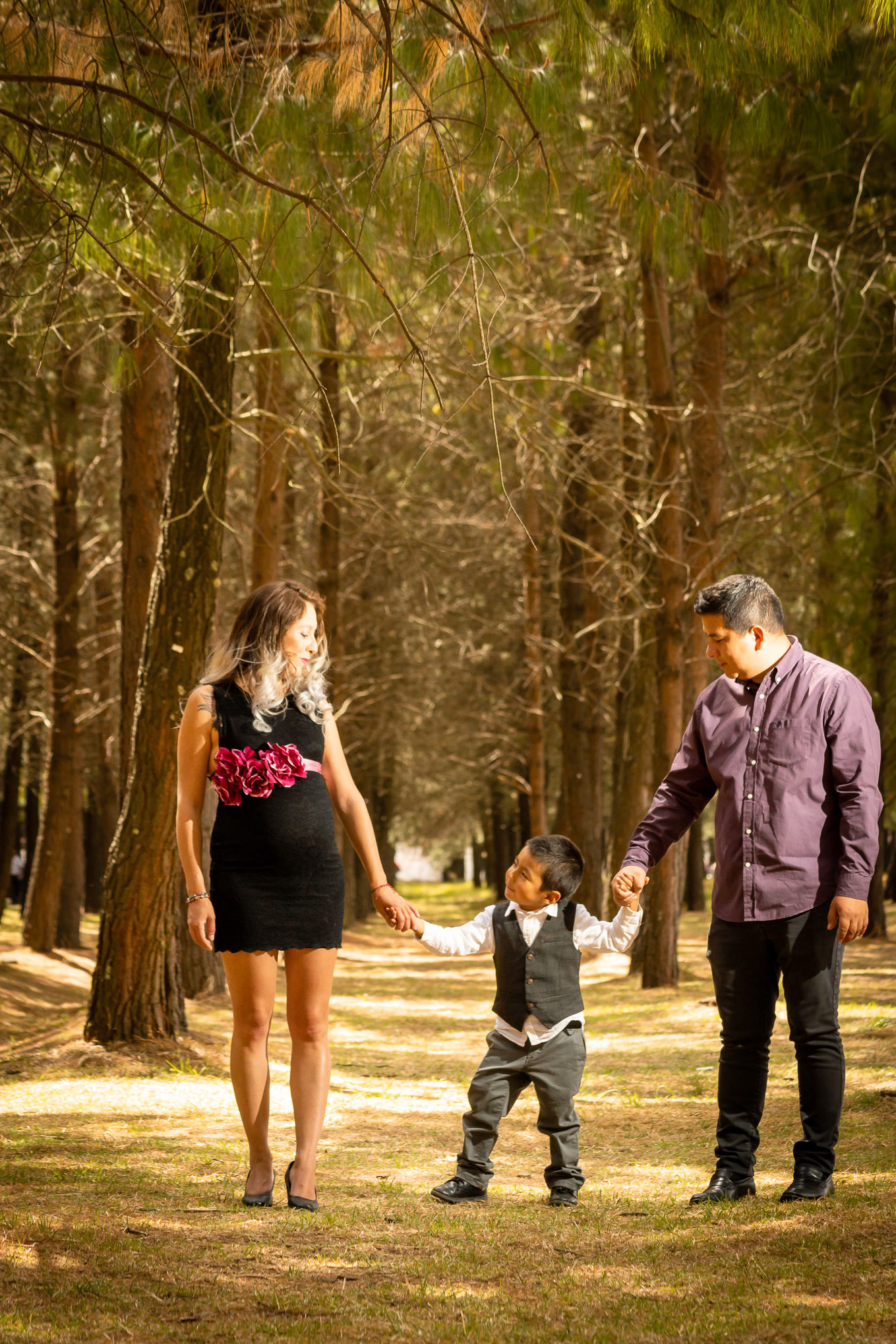 Sesión fotográfica de embarazo para la familia de Nallely