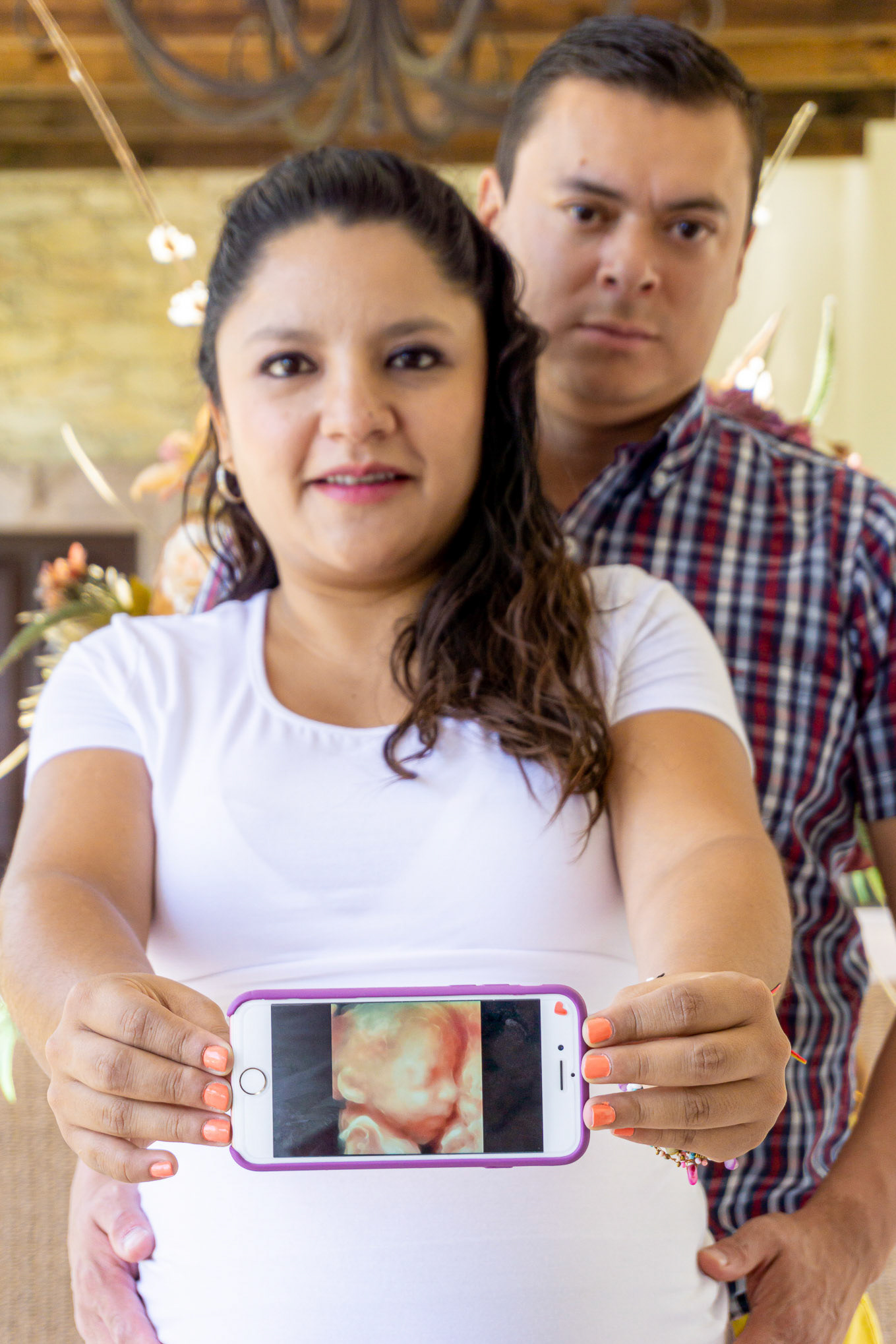 Sesión fotográfica de maternidad para Maria Fernanda y Alonso.