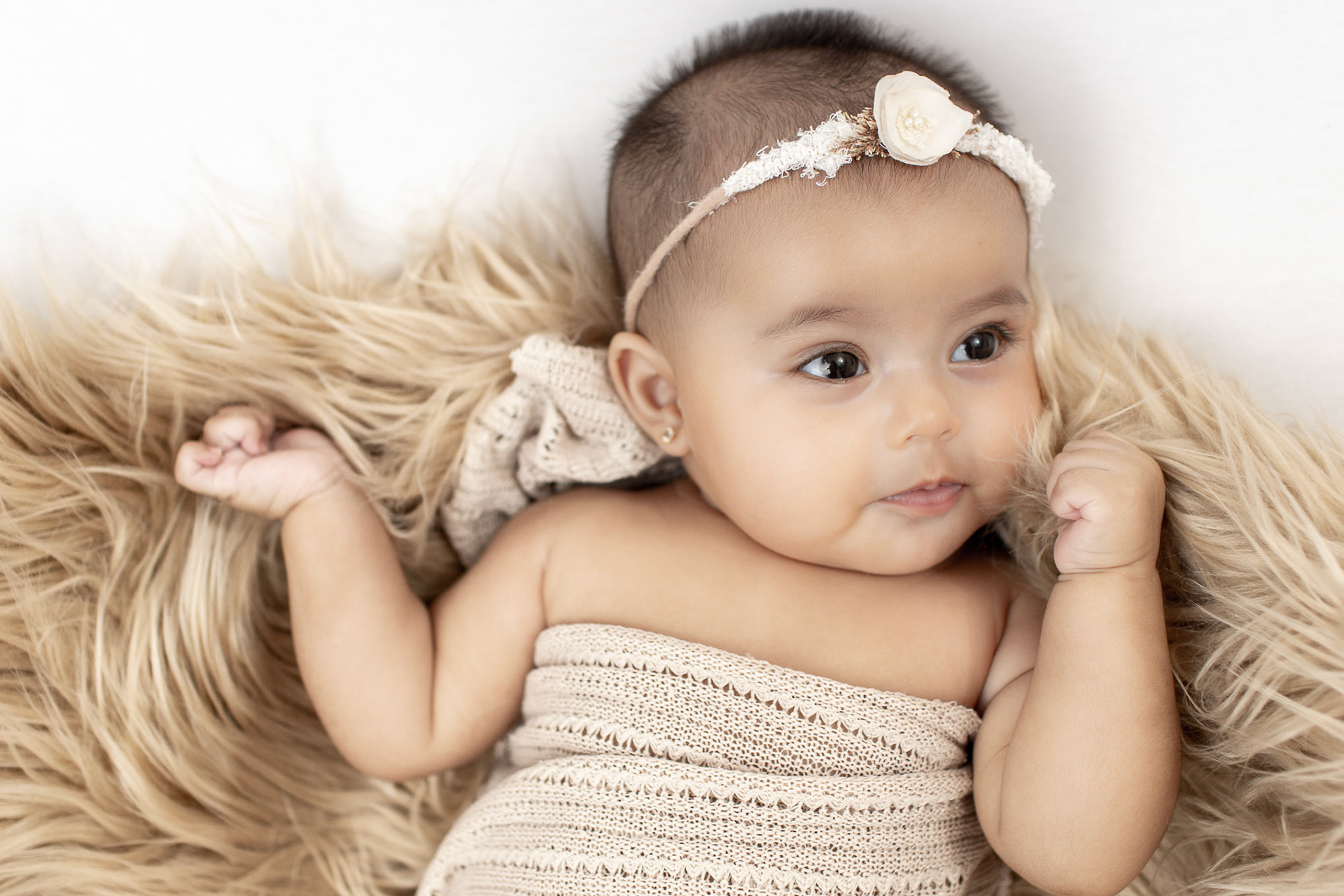 Sesión de recién nacido para Dana Valentina a sus 3 meses de edad.