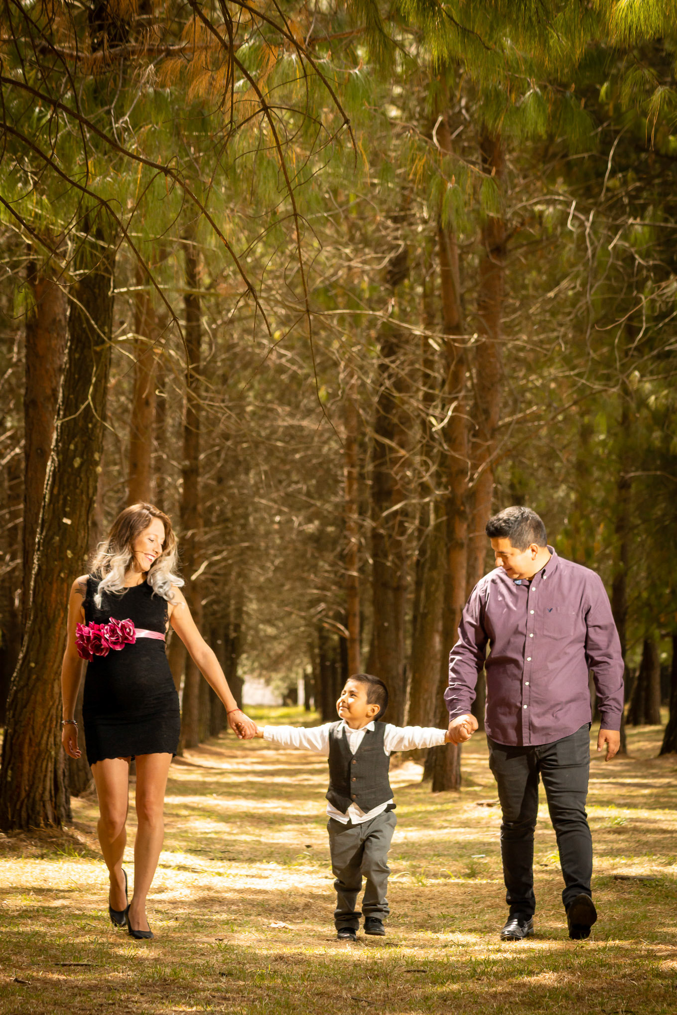 Sesión fotográfica de embarazo para la familia de Nallely