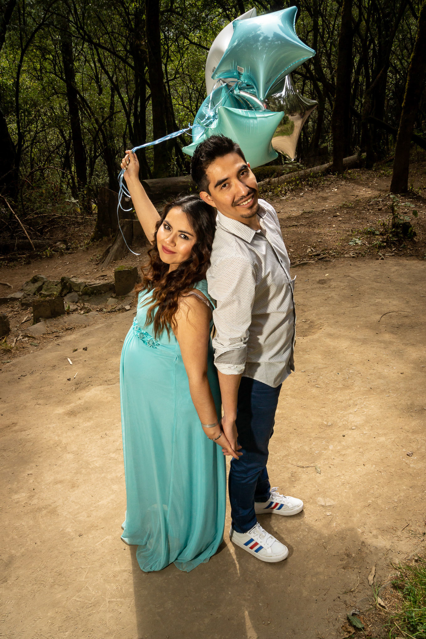 Sesión de maternidad para Adriana y Diego en el Desierto de los Leones, CDMX