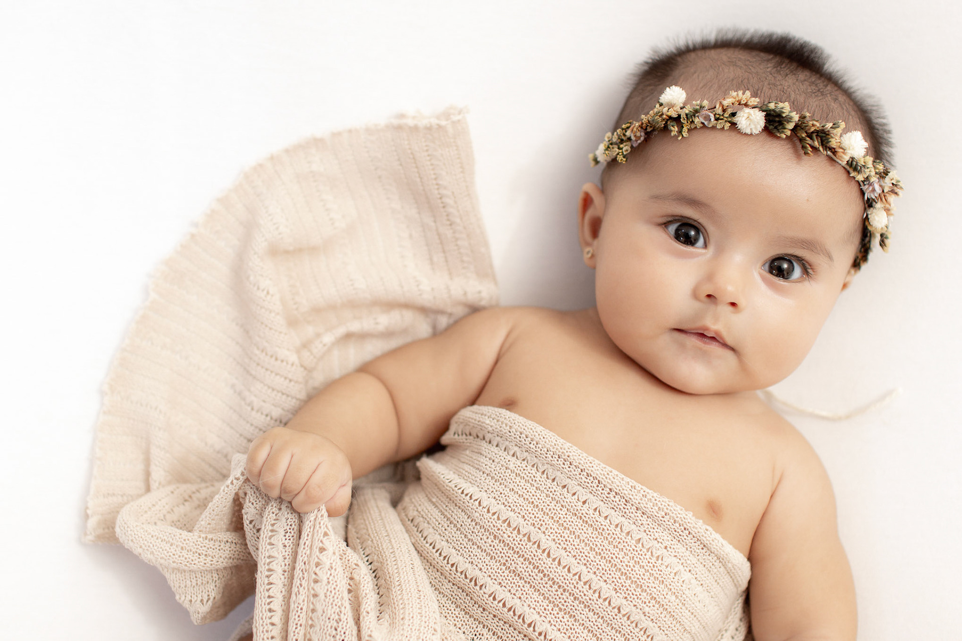 Sesión de recién nacido para Dana Valentina a sus 3 meses de edad.