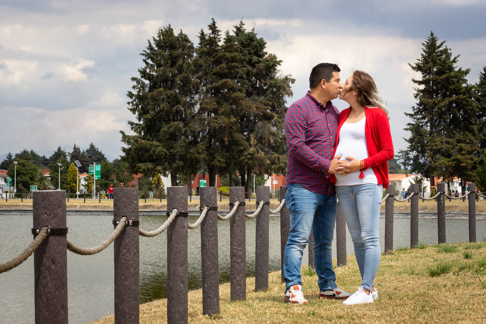 Sesión fotográfica de embarazo para la familia de Nallely