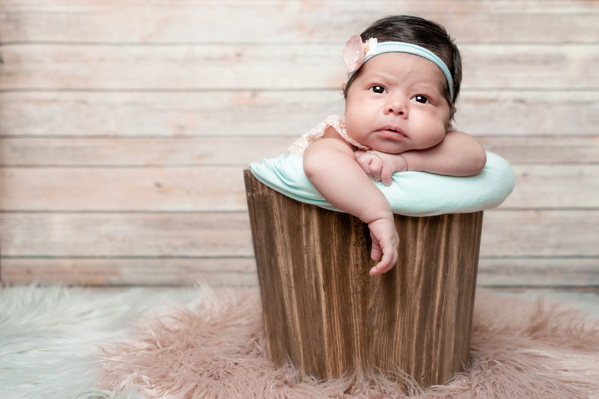 Sesión fotográfica de Recién Nacido (New Born) para Mía Alessandra.