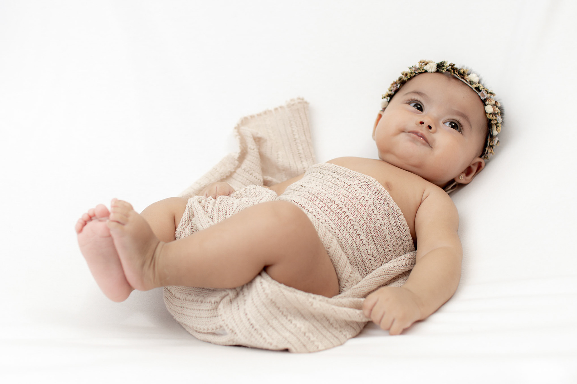 Sesión de recién nacido para Dana Valentina a sus 3 meses de edad.