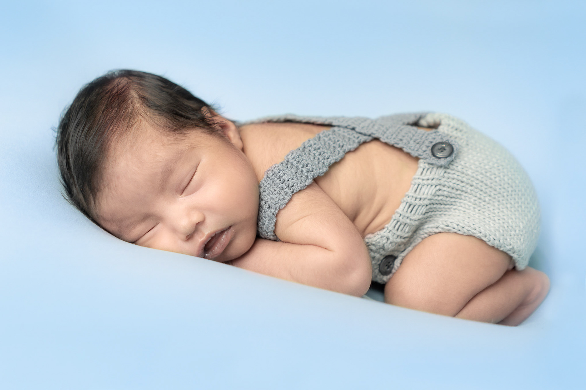 Sesión fotográfica de Leonardo Aarón a sus 13 días de nacido.
