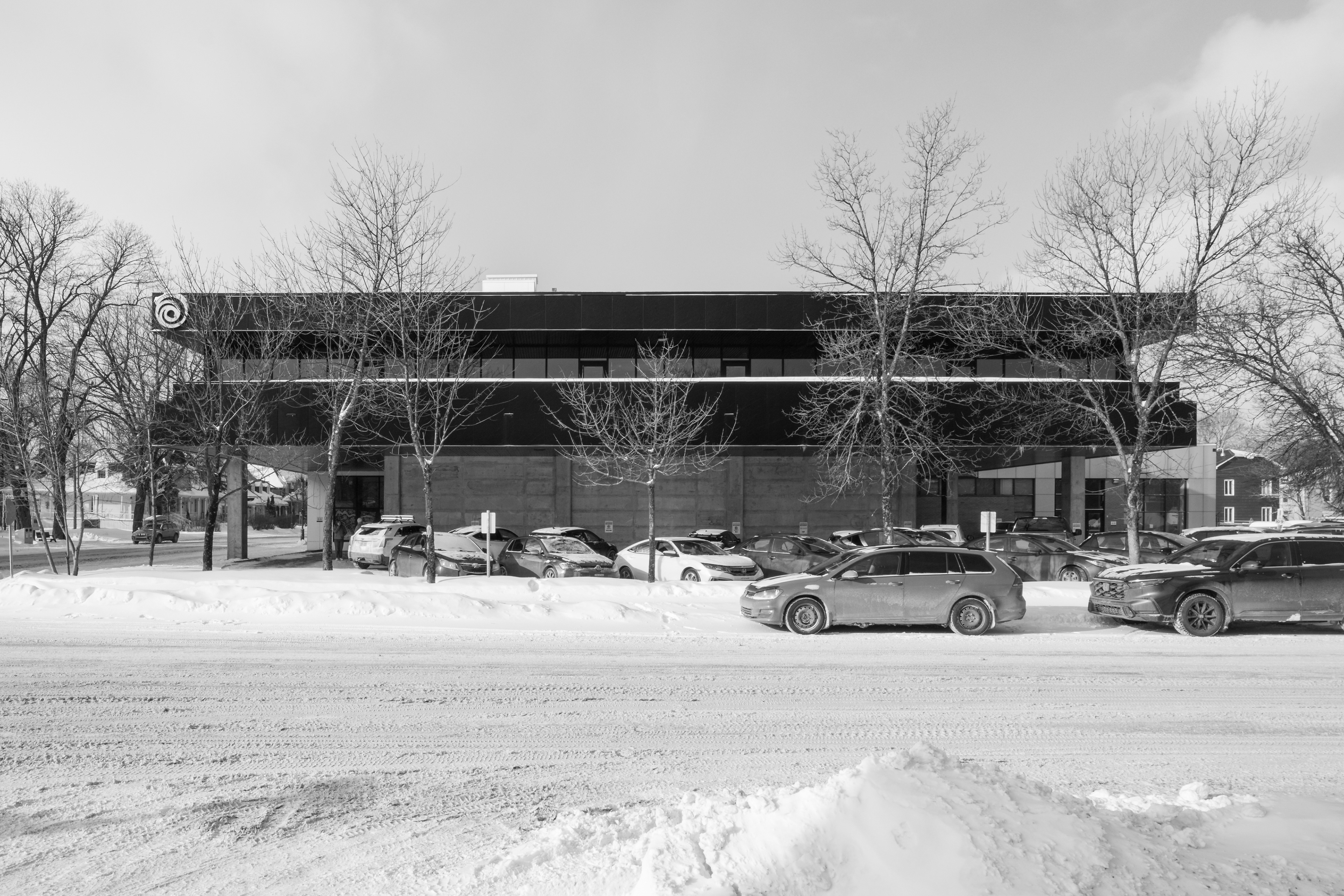 Bâtiment commercial à Chicoutimi en hiver