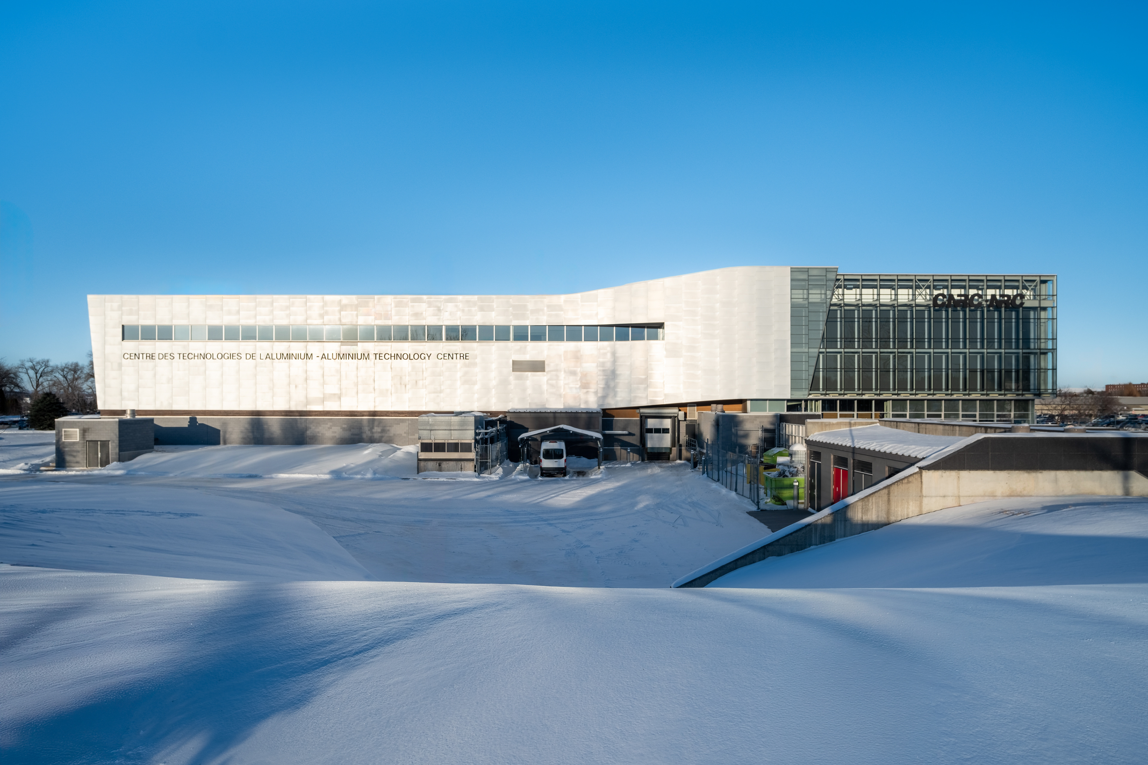 Bâtiment du CNRC au Saguenay en contexte hivernal