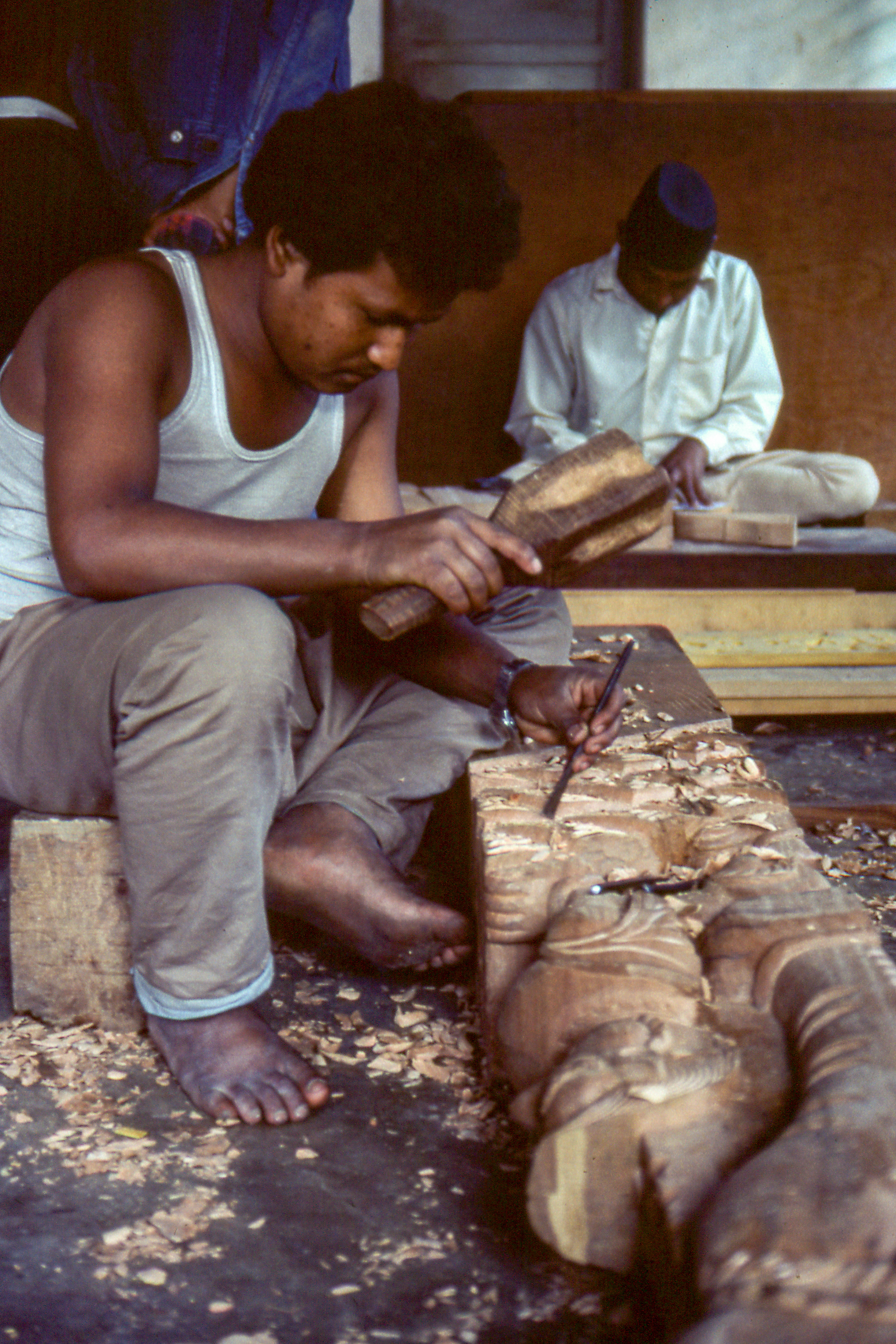 carving temple struts