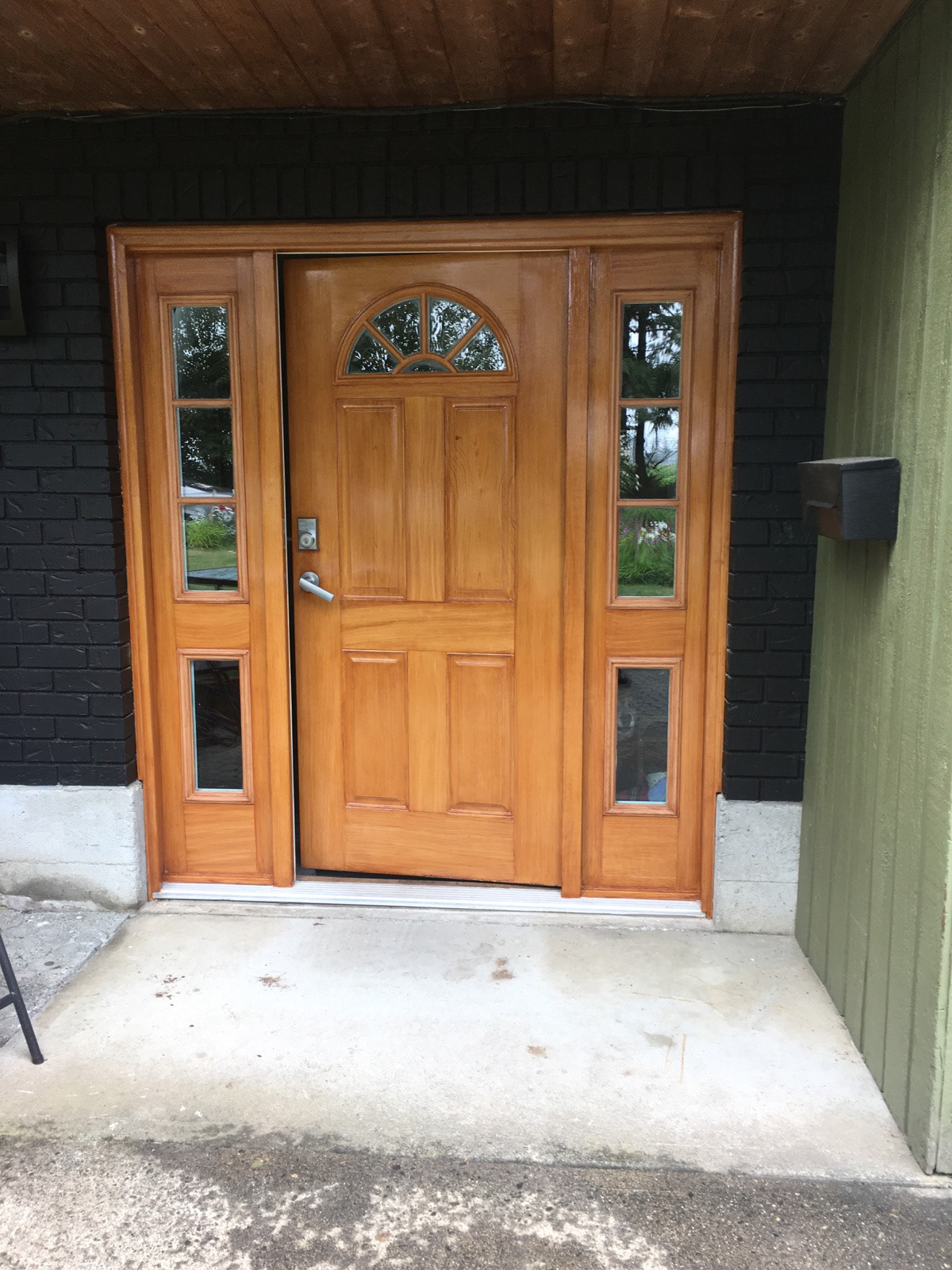 Wood Graining Fron Door by Robert Ireland Studios