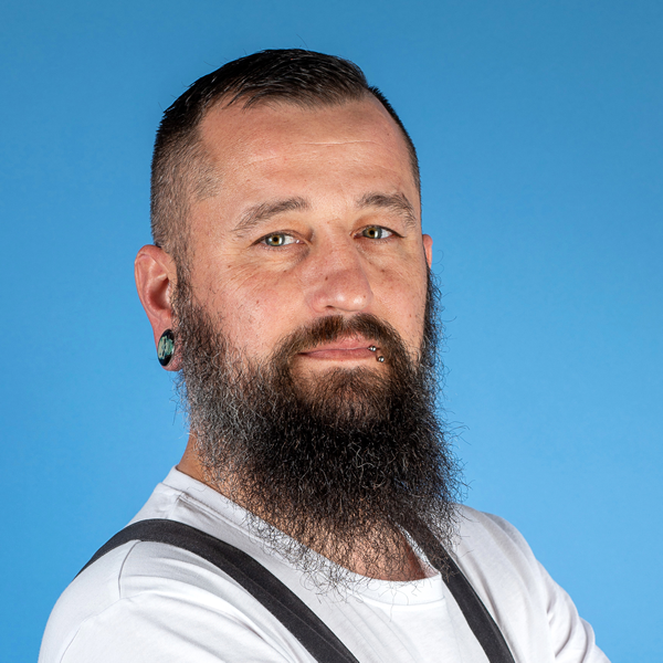 Oliver Aster Monteur