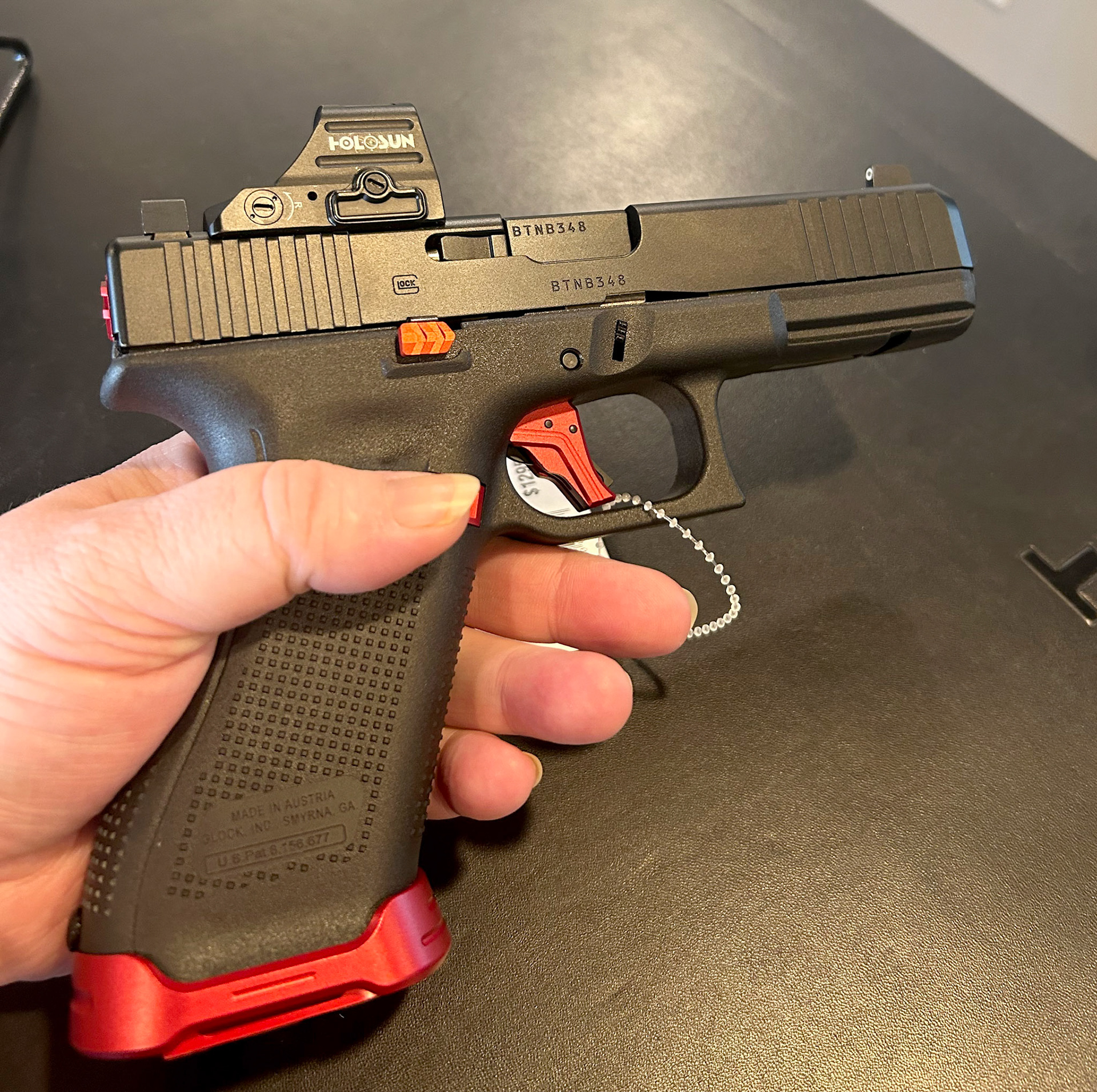 Wraith Precision Custom Glock 17, Red/Black, with Holosun Green Dot