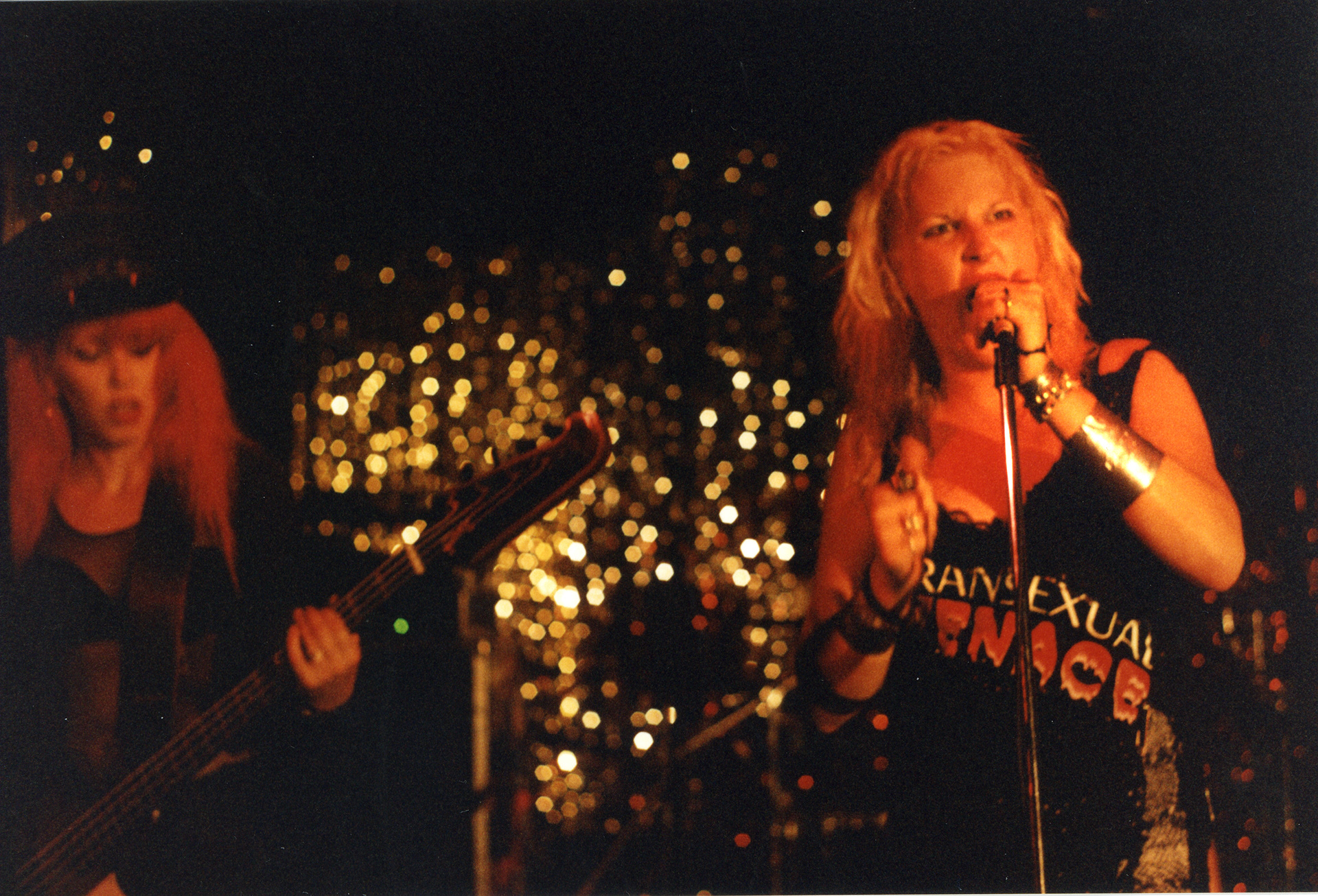 Transisters perform live: Gyda Gash, Chloe Dzubilo
