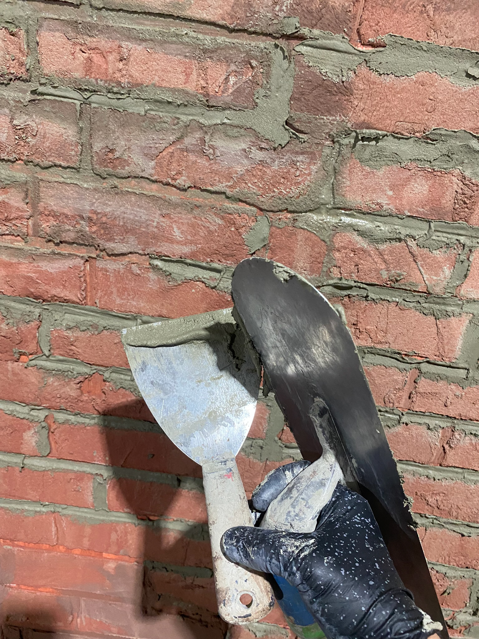 Mortar faux brick - NBC Universal