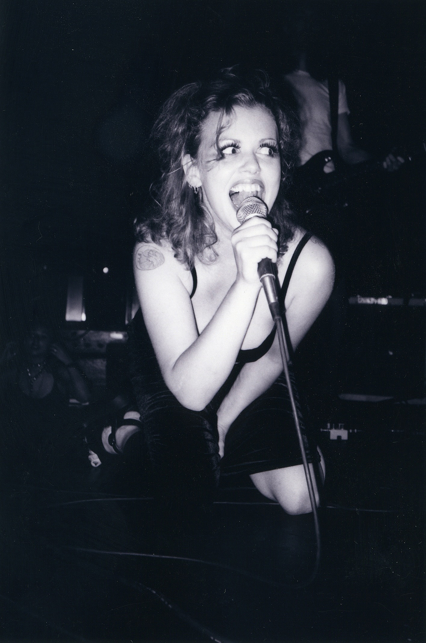Michelley Queen of Queens performing