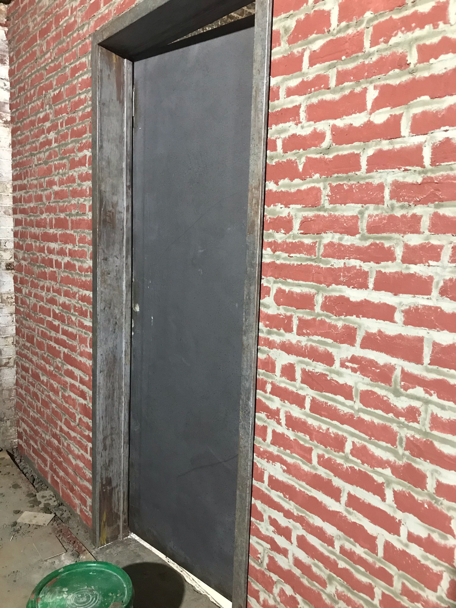 Rust / Age doorframe faux brick