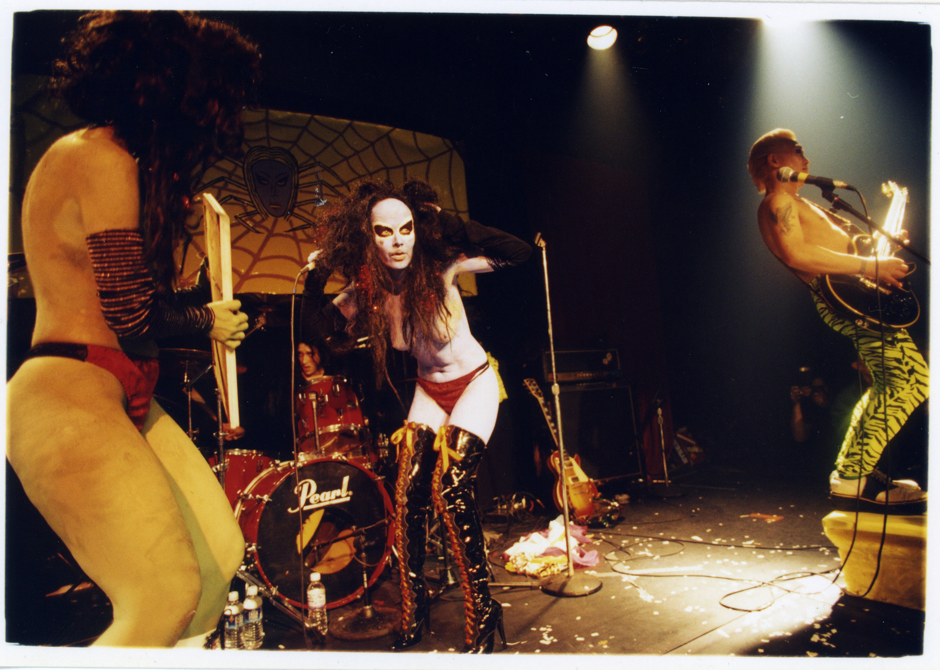 TVHoKB performing live