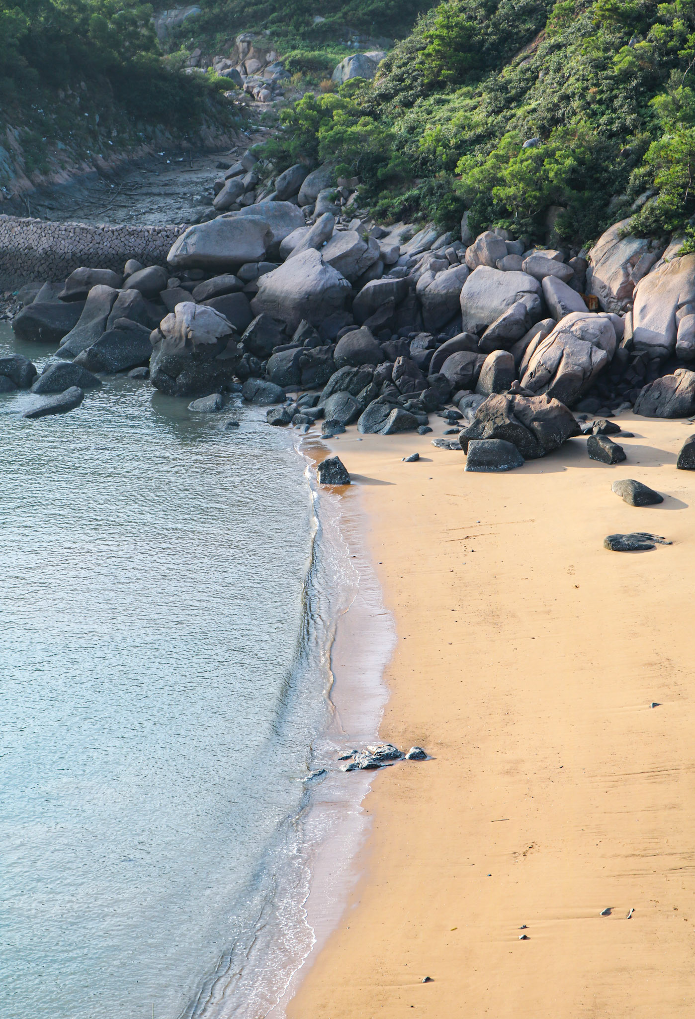 Beach under the Mountain Bijia