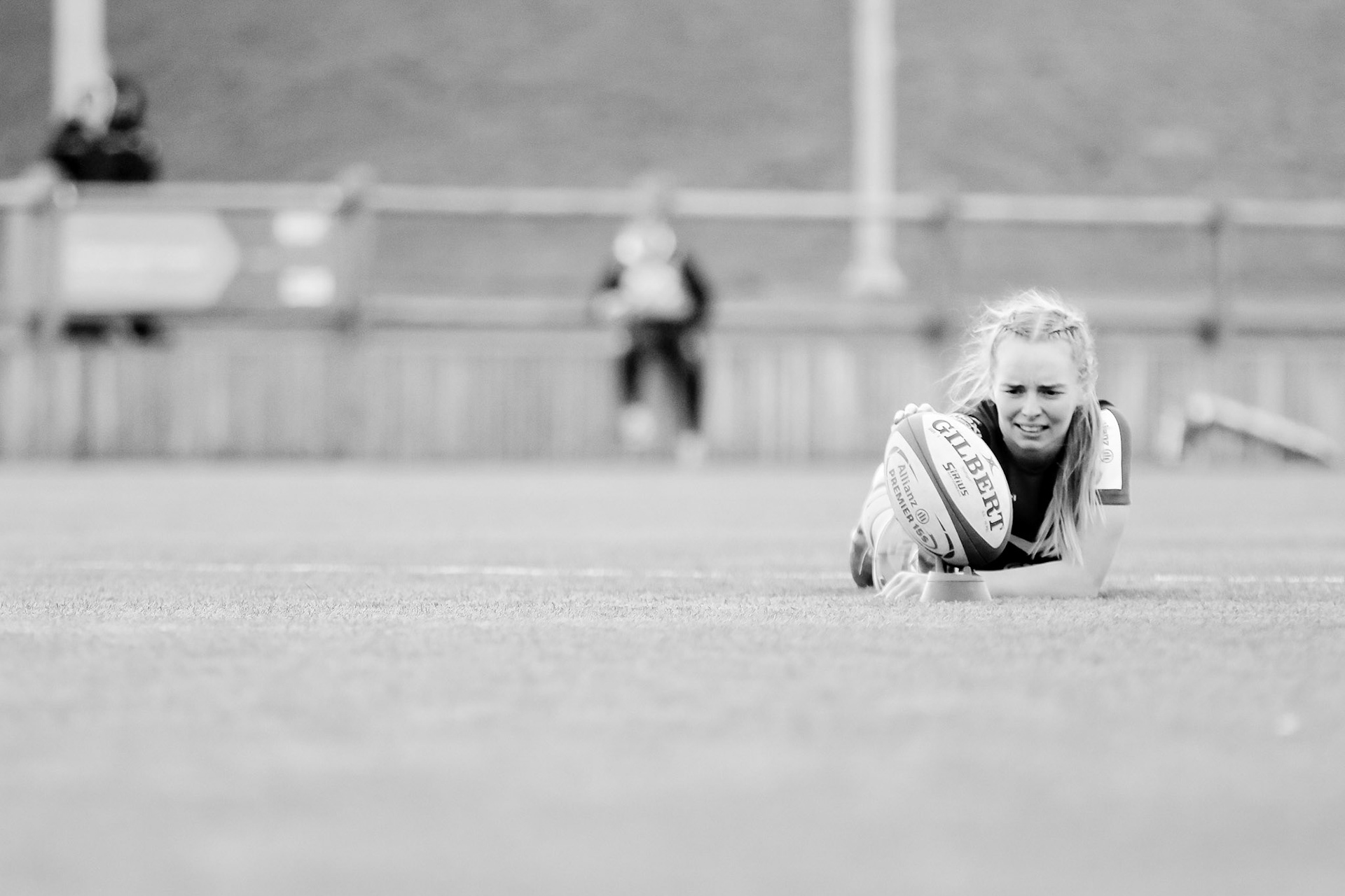 Emma Hardy of Loughborough Lightning during the Allianz Premier 15s match between Loughborough Lightning and DMP Sharks at The Loughborough University, England on 28th Jan 2022. © @benlumleyphoto