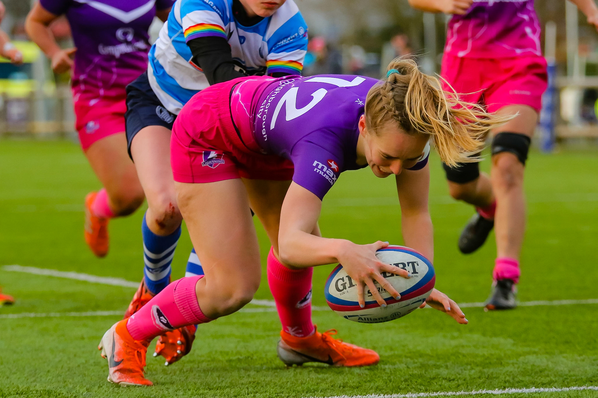 TRY! Emma Hardy of Loughborough Lightning during the Allianz Premier 15s match between Loughborough Lightning and DMP Sharks at The Loughborough University, England on 28th Jan 2022. © @benlumleyphoto