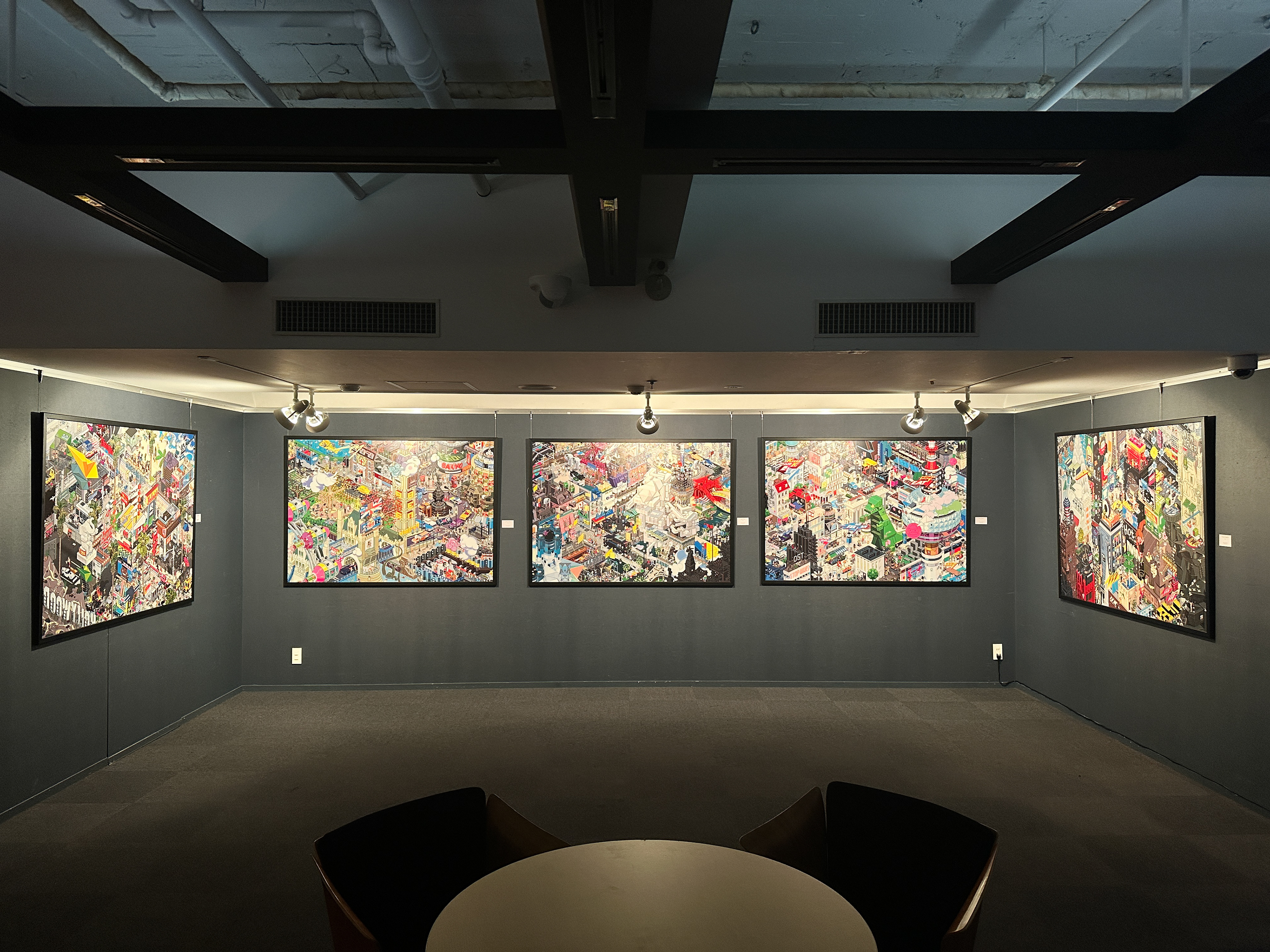 Monumental metal prints of the pixorama cities, extremely detailed! Attendees have been observed spending time appreciating this works and its intricacies.