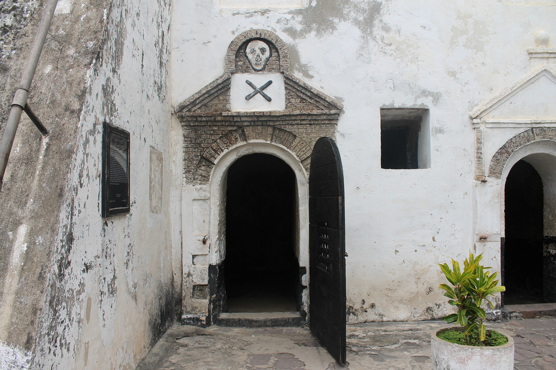 A punishment room for slaves. Majority of slaves that entered into this room died here.
