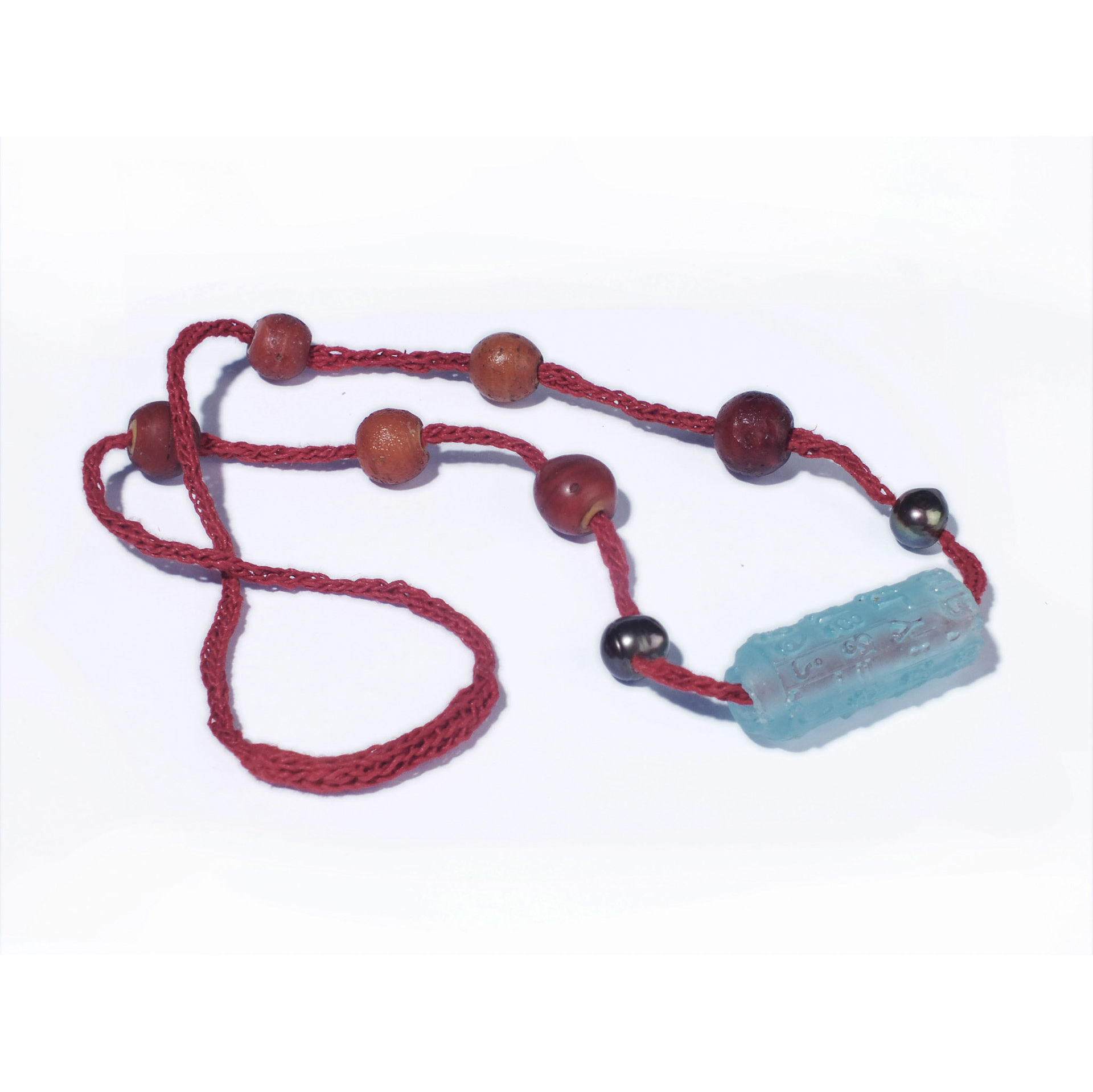 Sautoir rouge et bleu