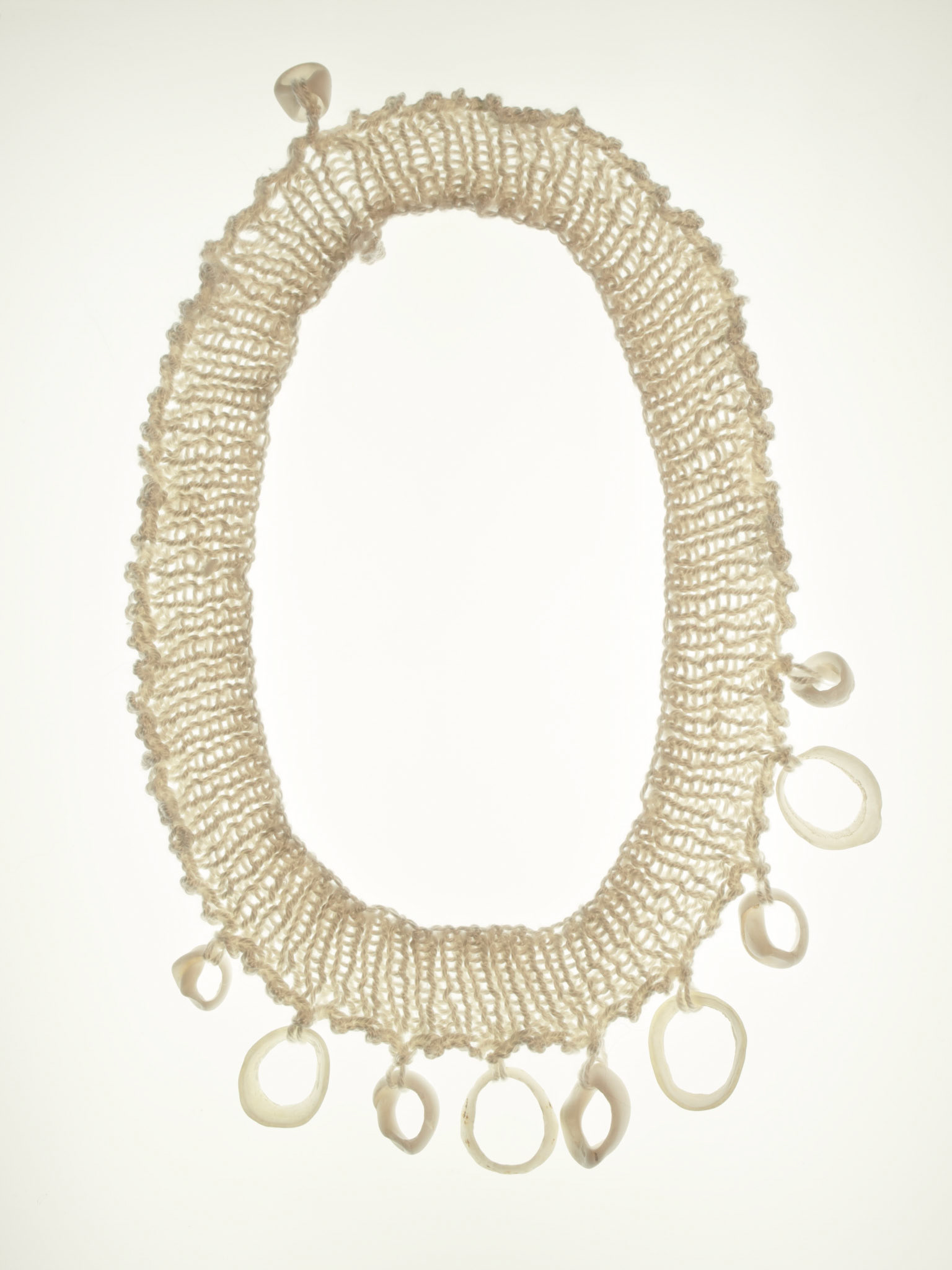 Collier blanc