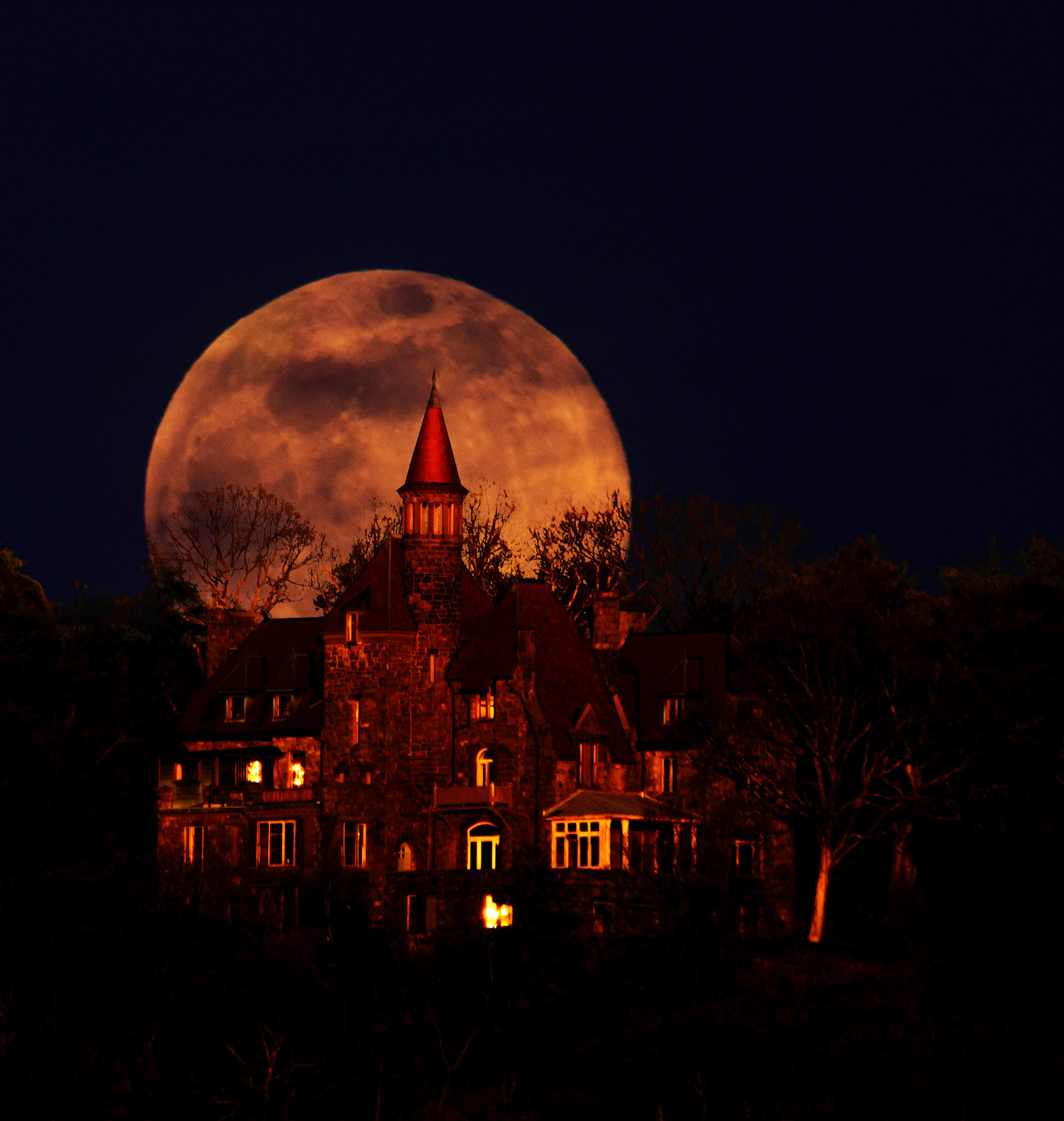 Moonrise Castle Rock NY
