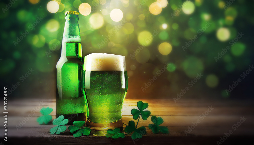 verre de bière verte, fête de la Saint Patrick, en Irlande, fond celtique irlandais